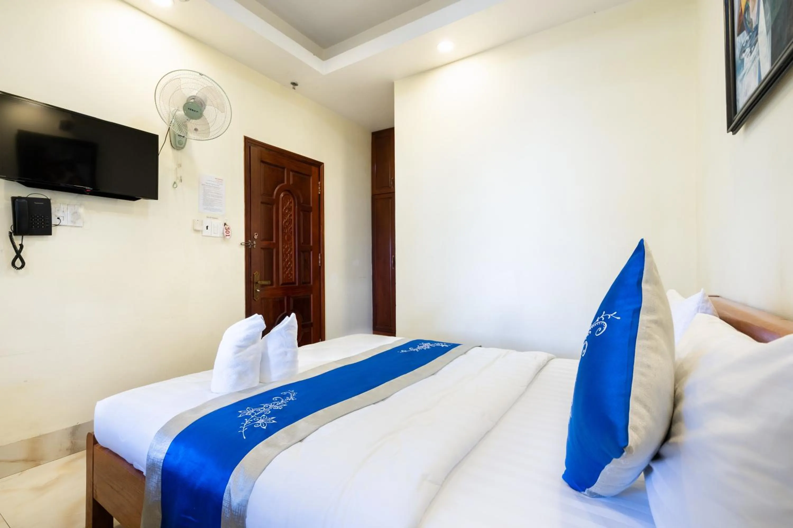 Bed in Mai Phương - RUBY SAIGON HOTEL