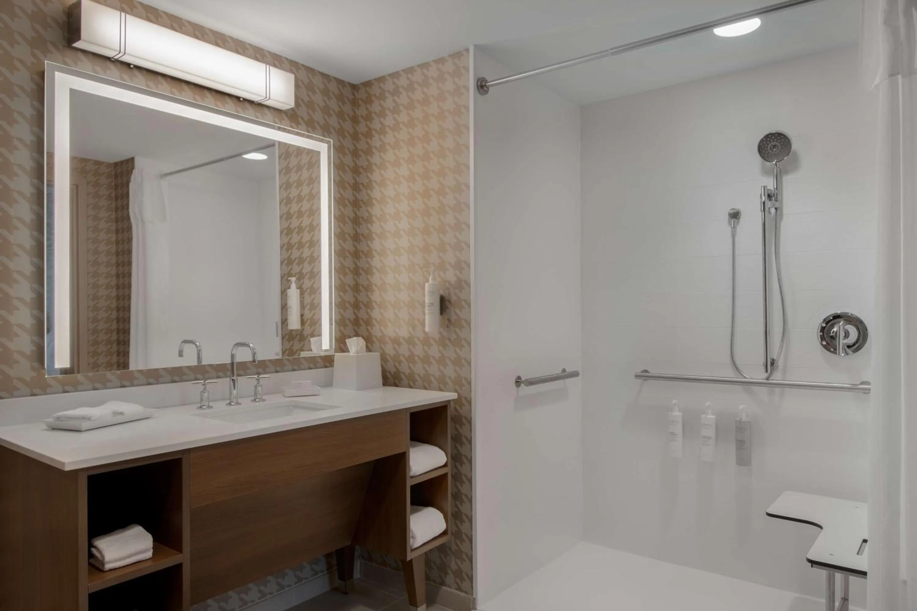 Bathroom in Home2 Suites By Hilton Jacksonville Downtown