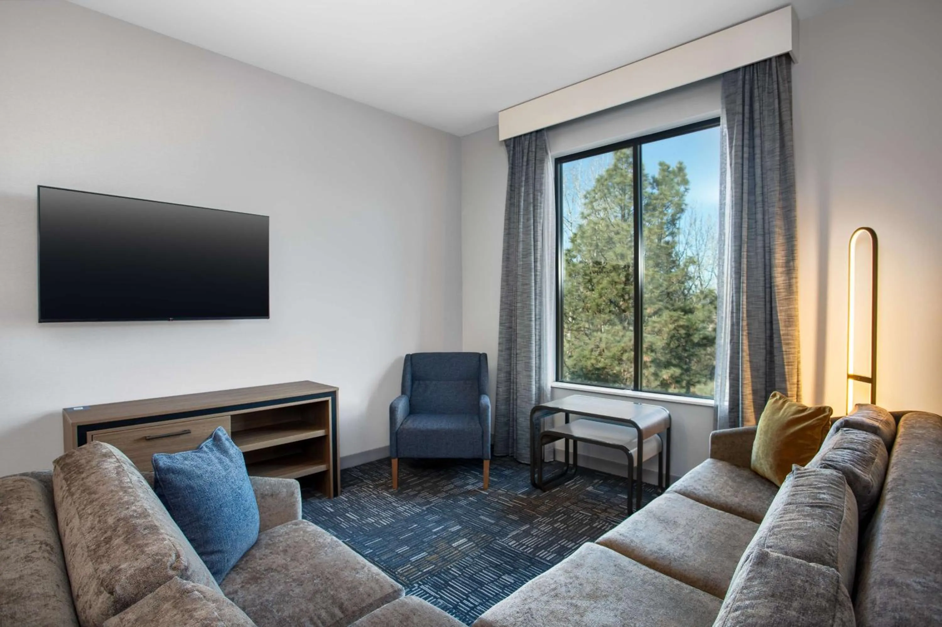 Living room in Homewood Suites By Hilton Missoula