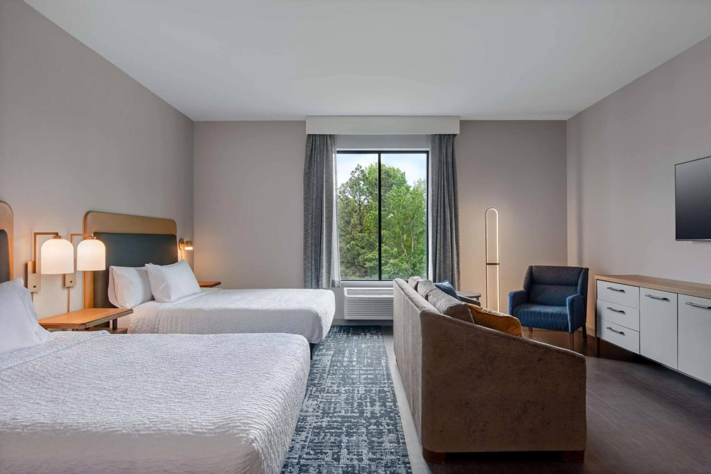 Living room, Bed in Homewood Suites By Hilton Missoula