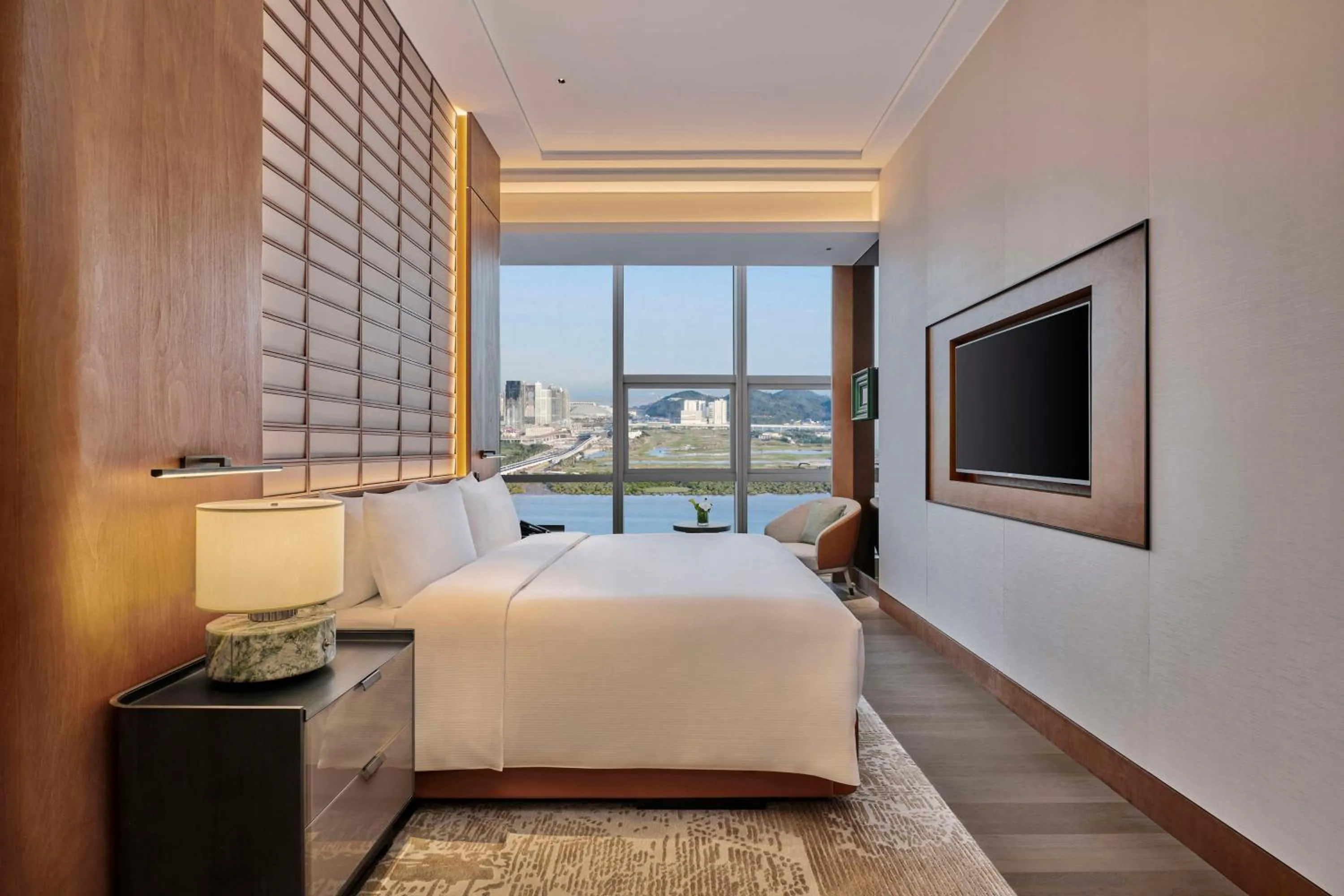 Bedroom, Bed in DoubleTree by Hilton Zhuhai Hengqin