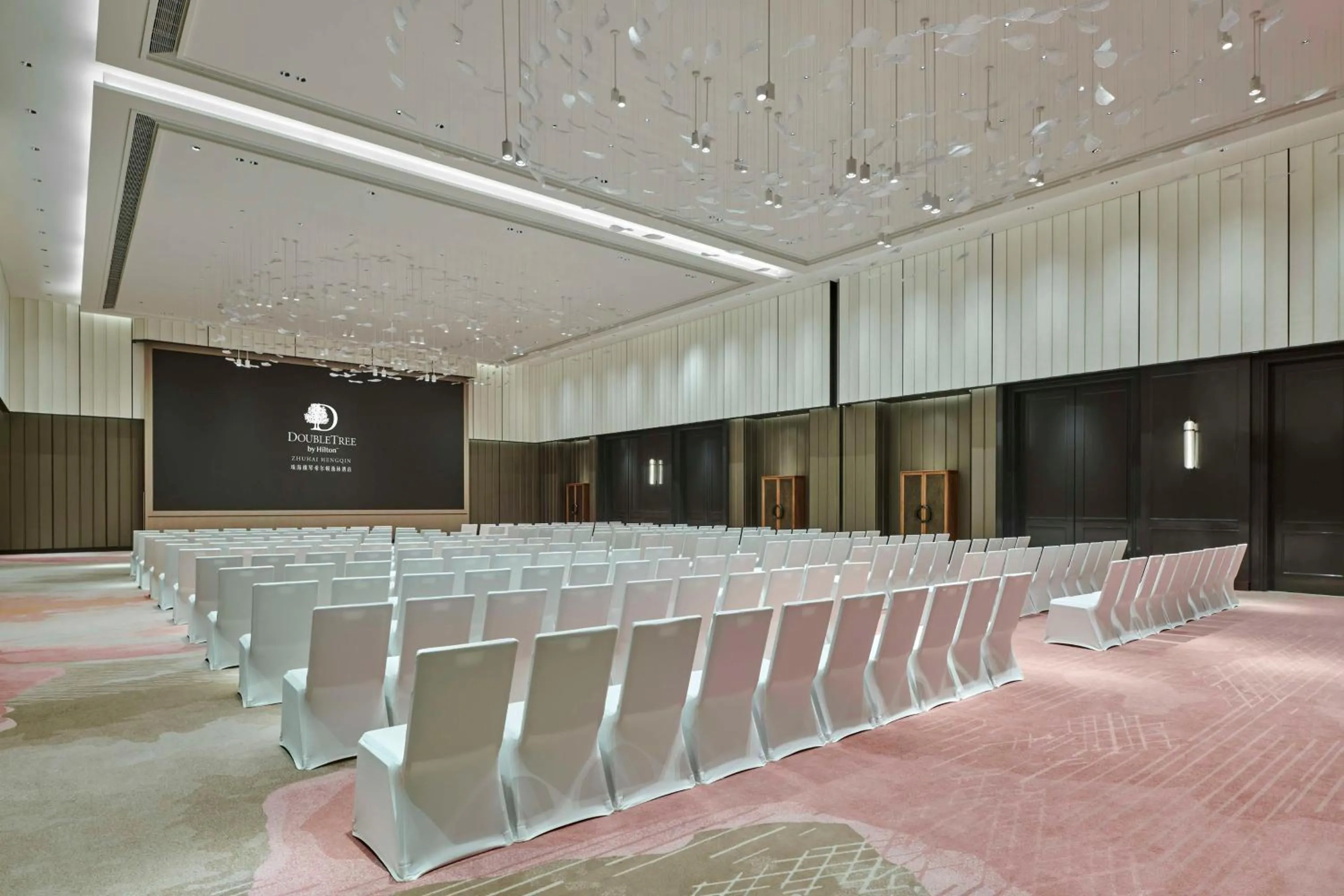 Meeting/conference room in DoubleTree by Hilton Zhuhai Hengqin