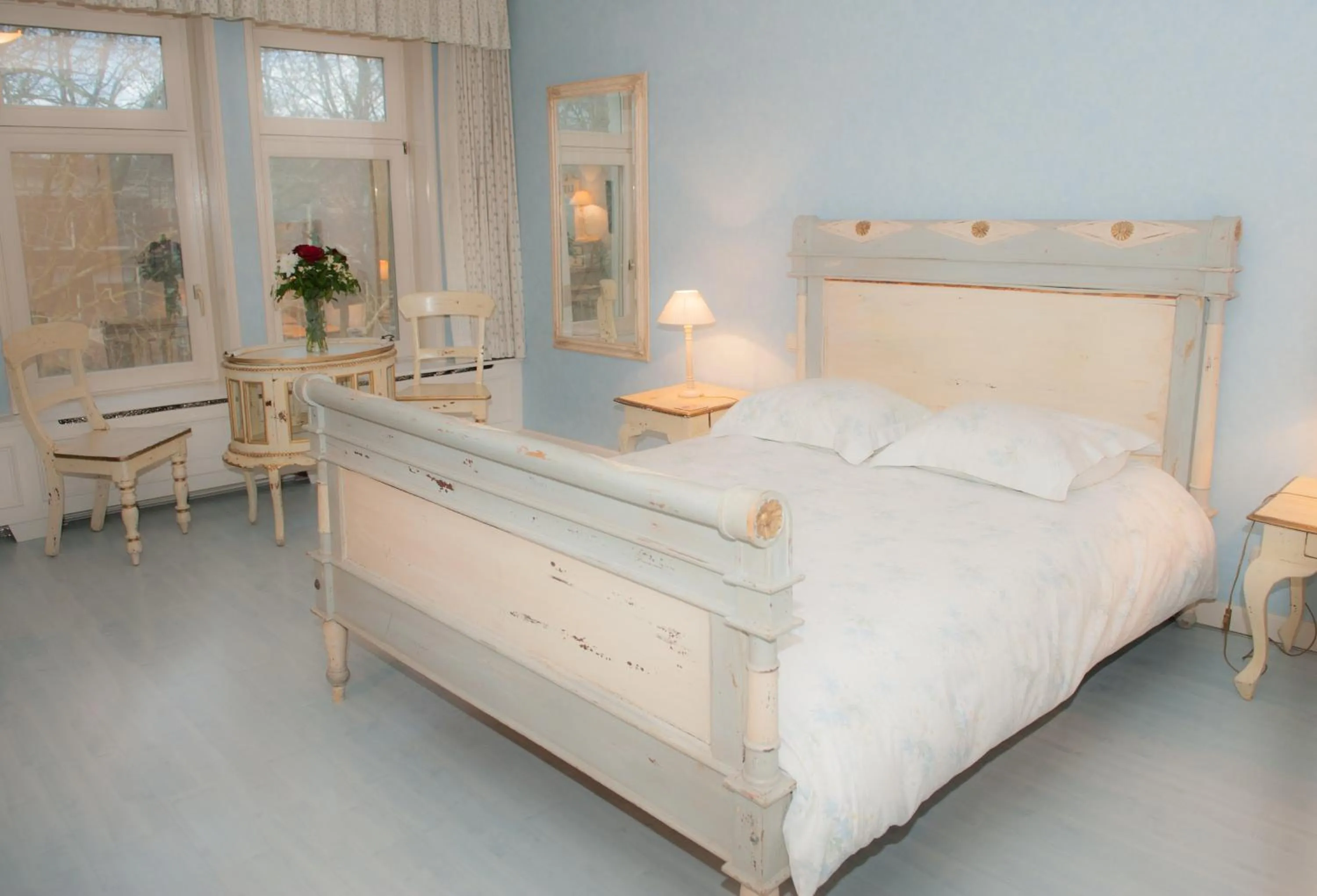 View (from property/room), Bed in Imperial Hotel Amsterdam