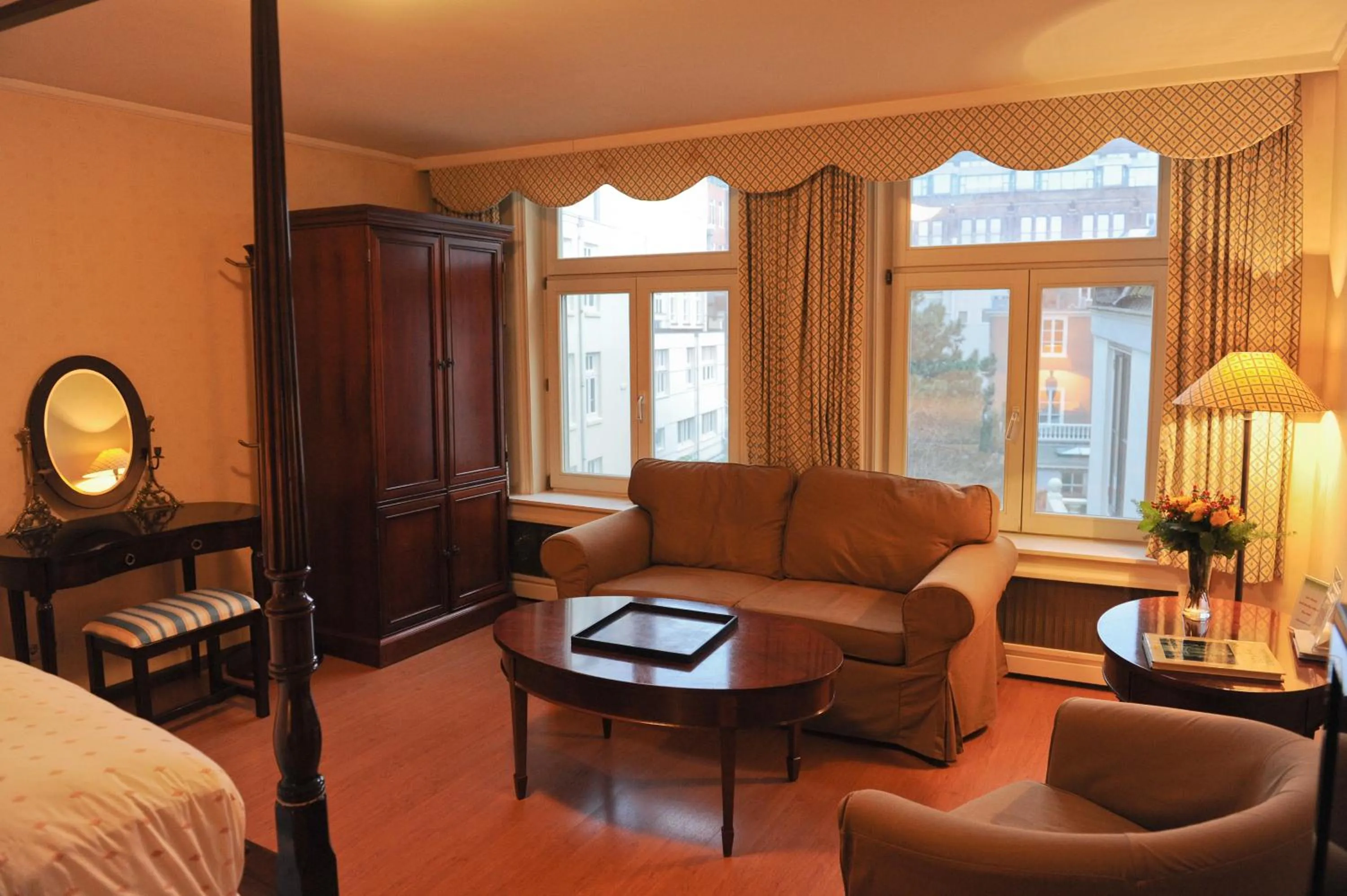 Photo of the whole room, Bed in Imperial Hotel Amsterdam