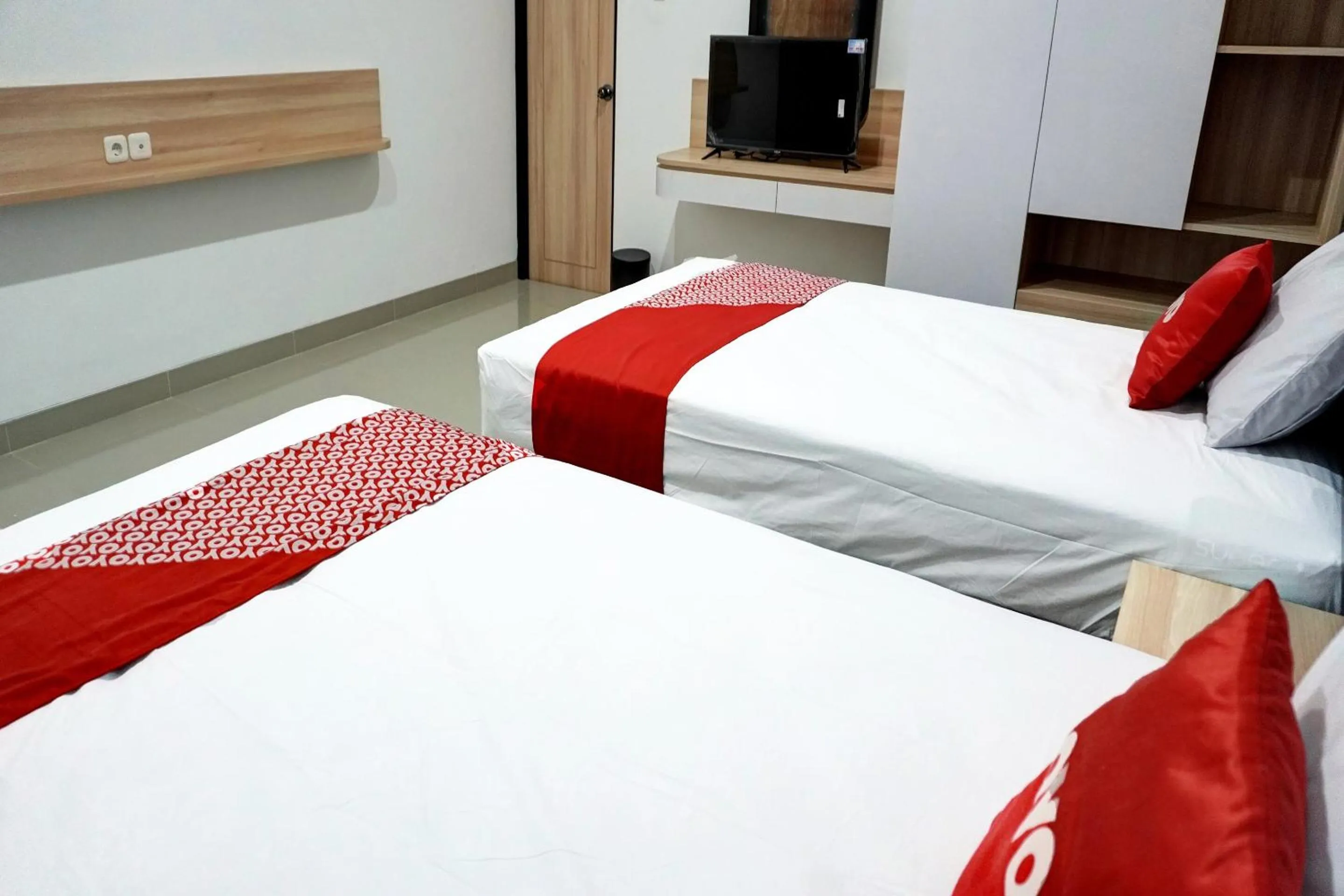 Bedroom in Capital O 92804 La Tansa Syariah Hotel