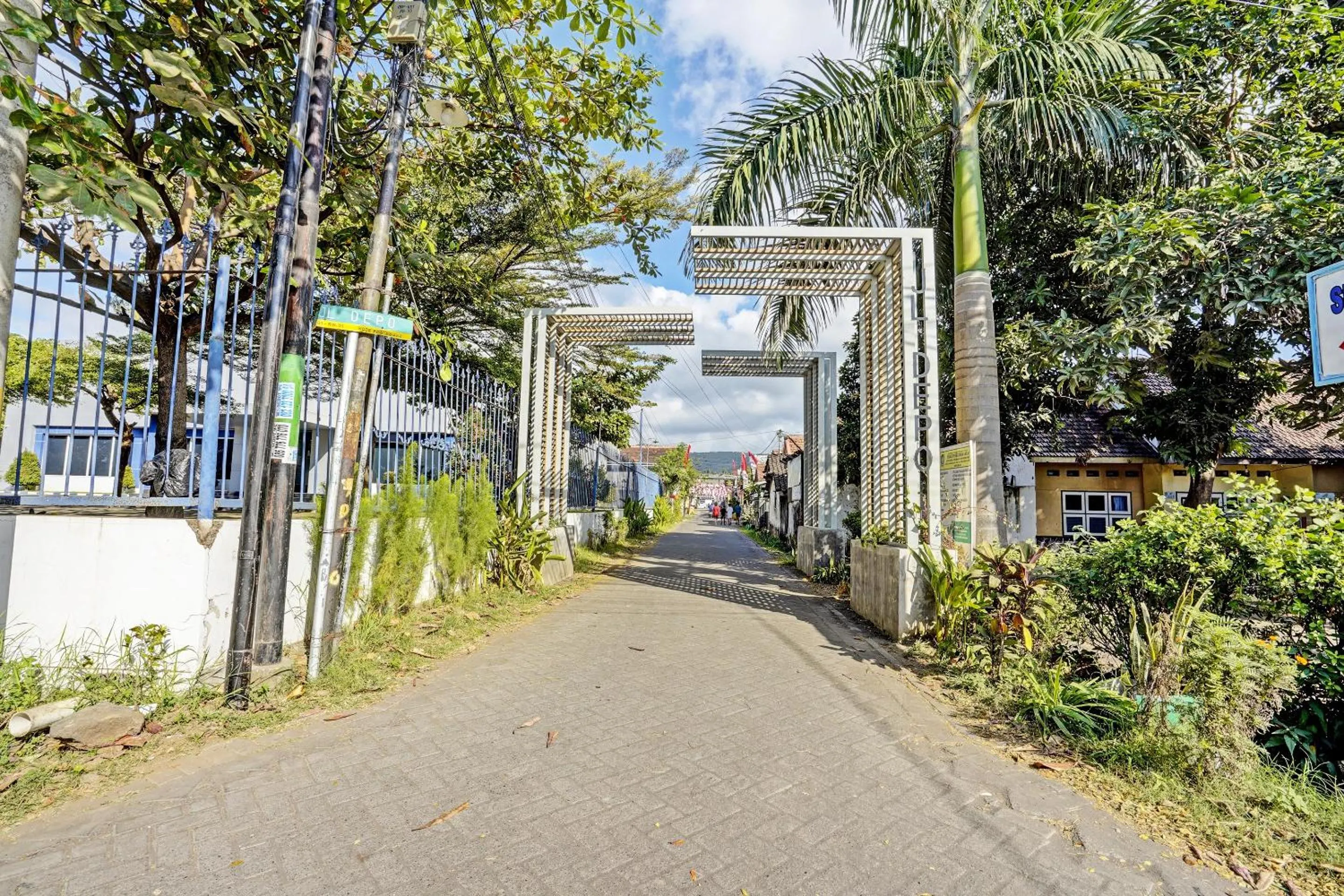 Facade/entrance in Hotel O Ana Homestay