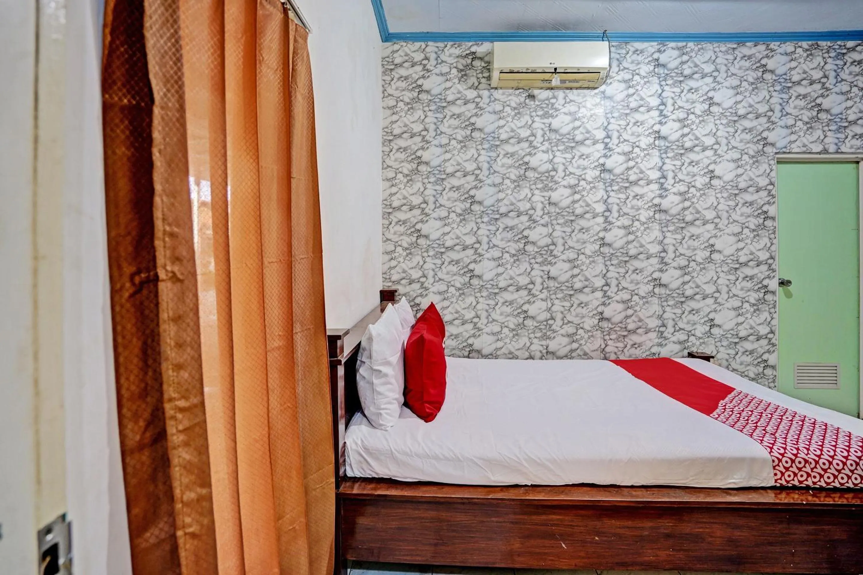 Bedroom in Hotel O Ana Homestay