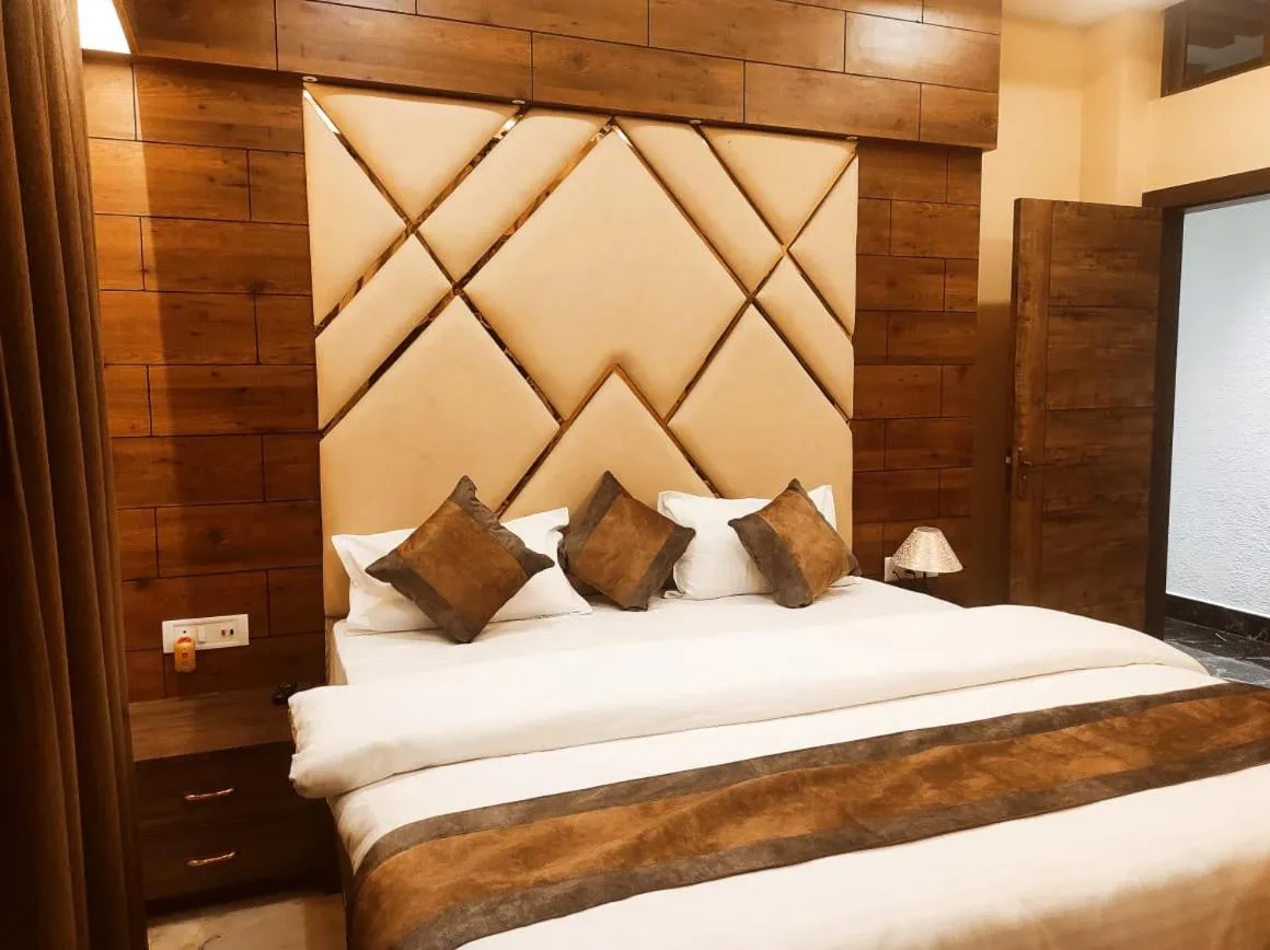 Bed in Hotel Friends Palace