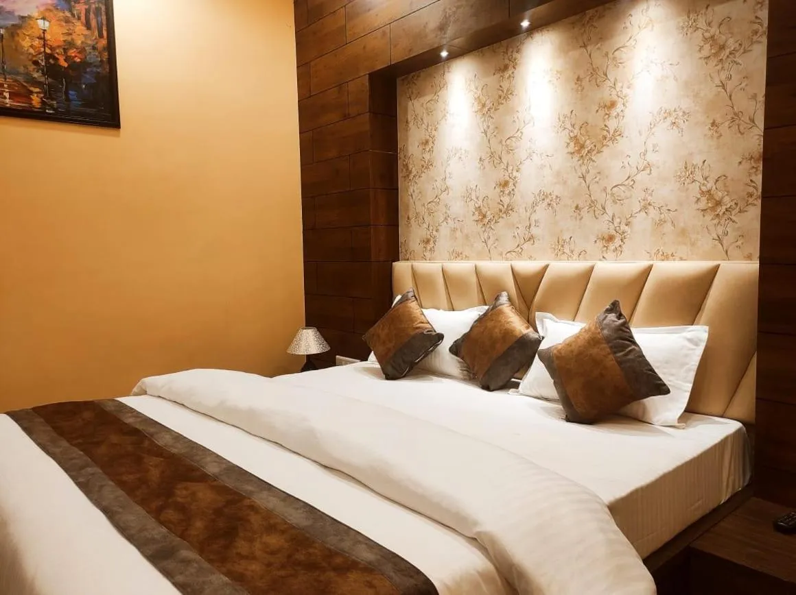 Bed in Hotel Friends Palace