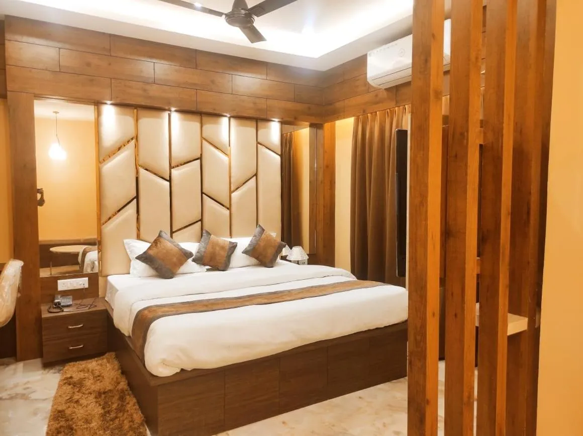 Bed in Hotel Friends Palace