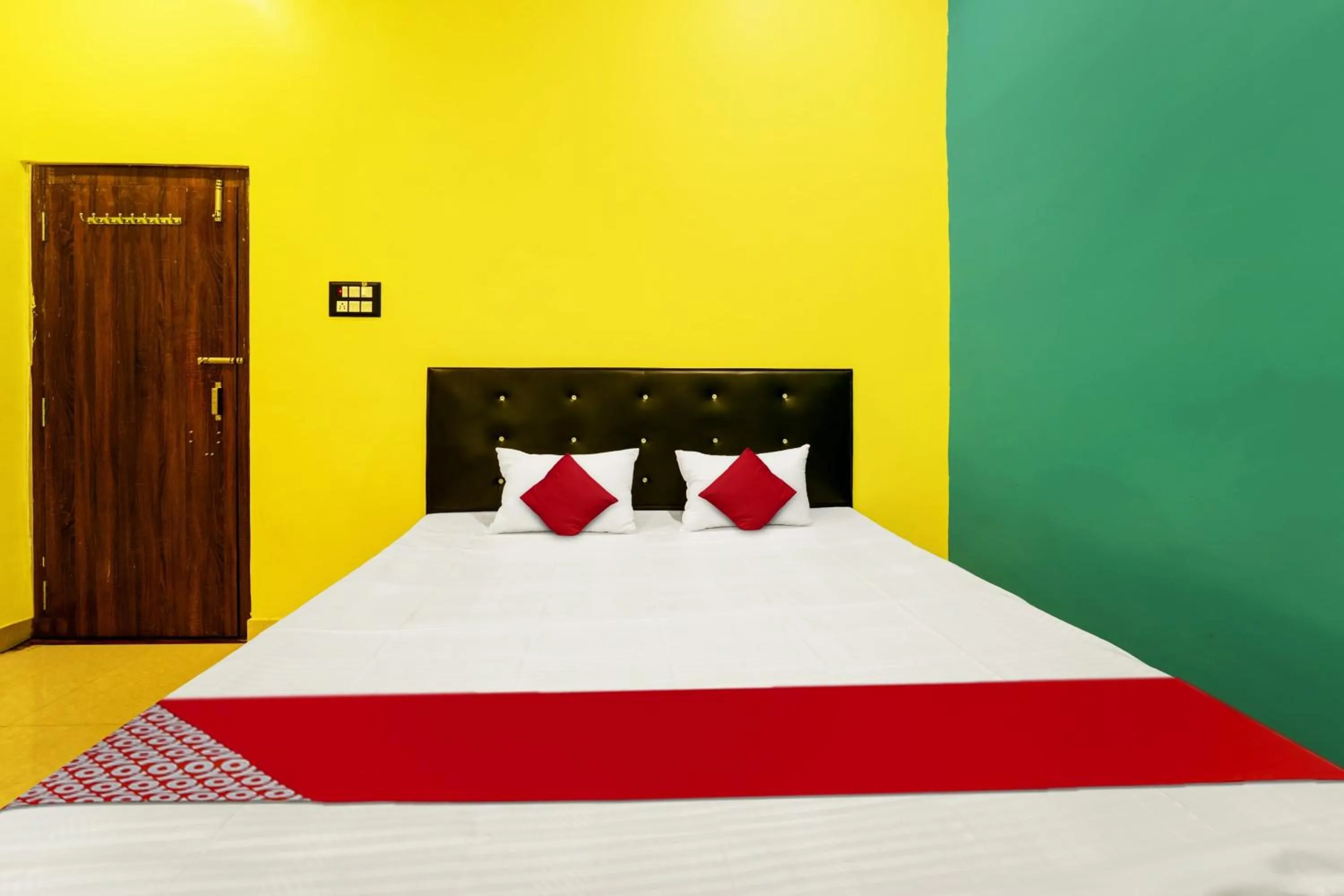 Bedroom in Hotel O by OYO Raj Munmun Hotel
