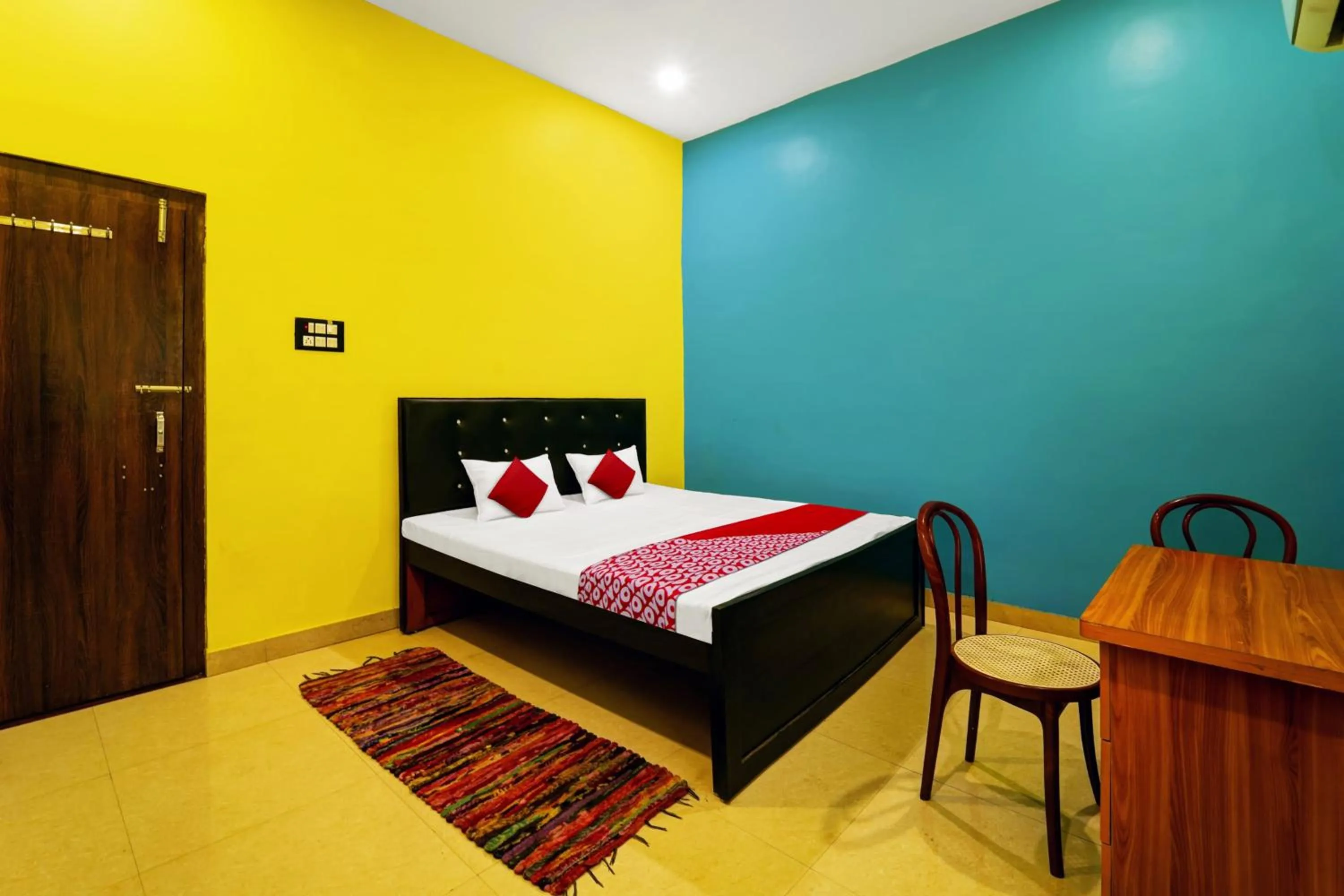 Bedroom in Hotel O by OYO Raj Munmun Hotel
