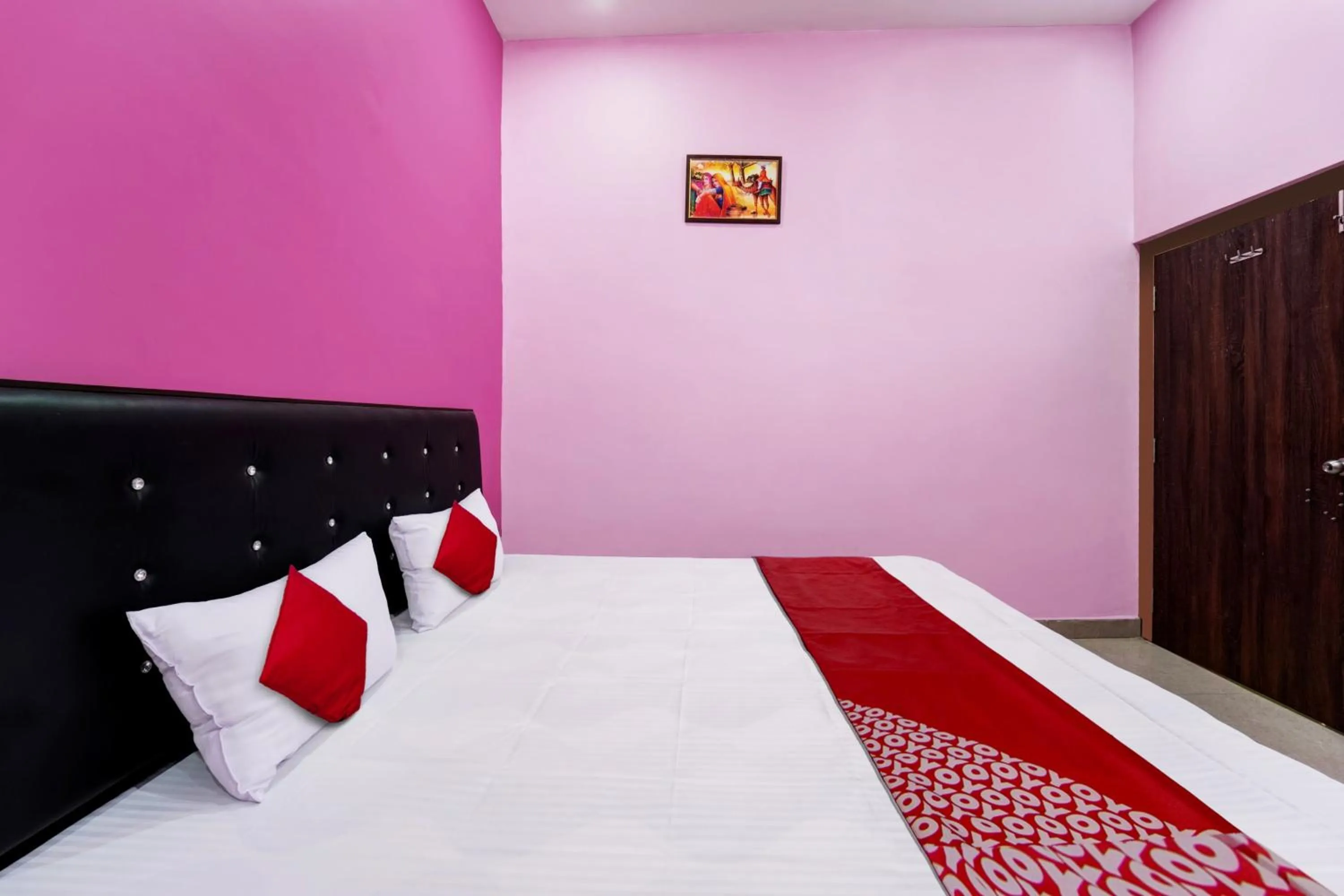 Bedroom in Hotel O by OYO Raj Munmun Hotel