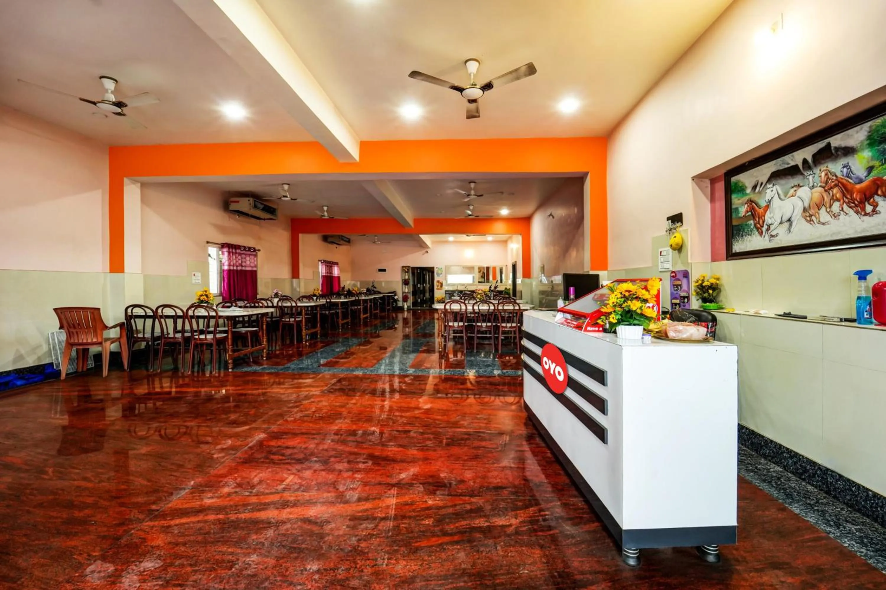 Lobby or reception in Hotel O by OYO Raj Munmun Hotel