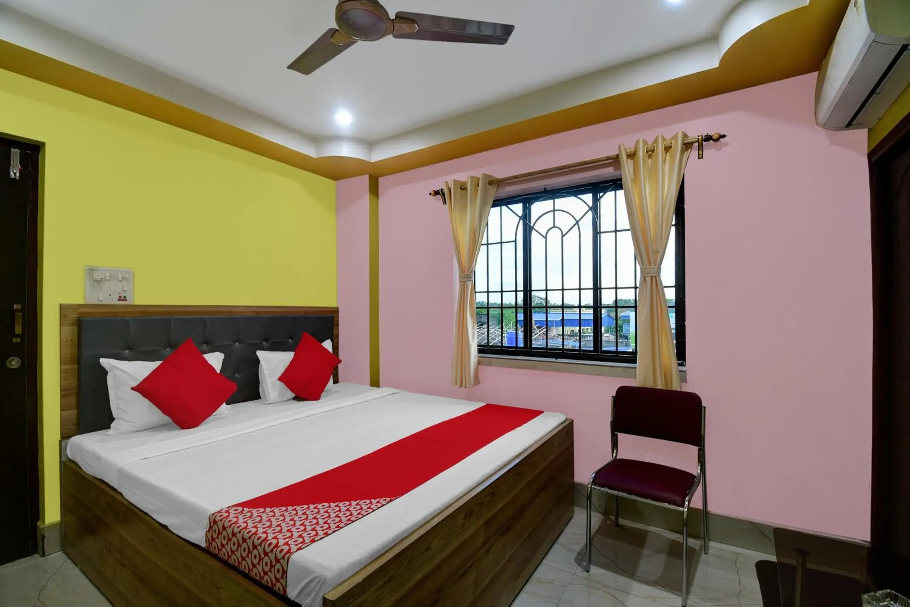 Classic Triple Room - single occupancy in Super Hotel O Mahal And Restaurant Kanchrapara Classic Triple Room - single occupancy in Super Hotel O Mahal And Restaurant Kanchrapara