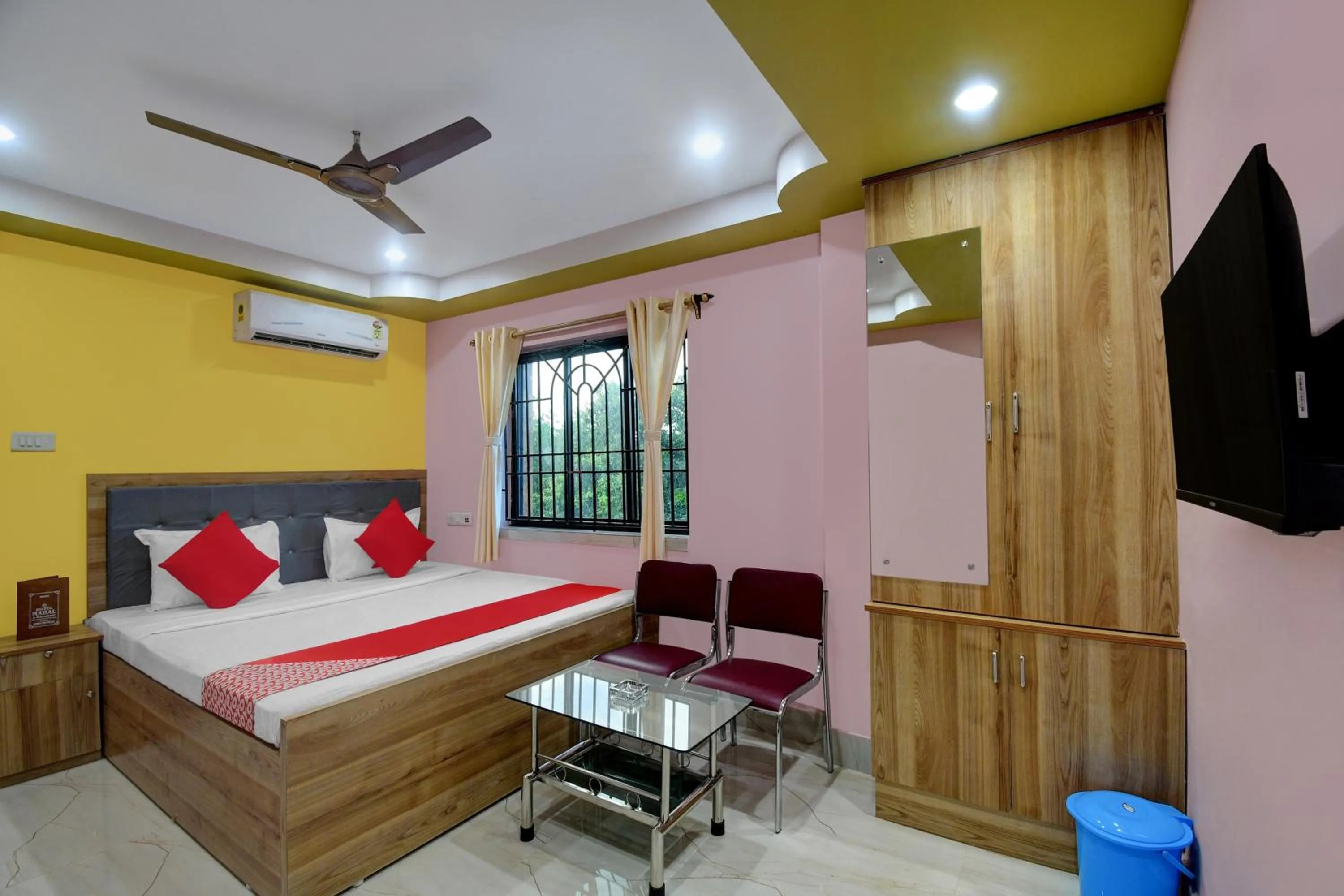 Bedroom, Bed in Super Hotel O Mahal And Restaurant Kanchrapara