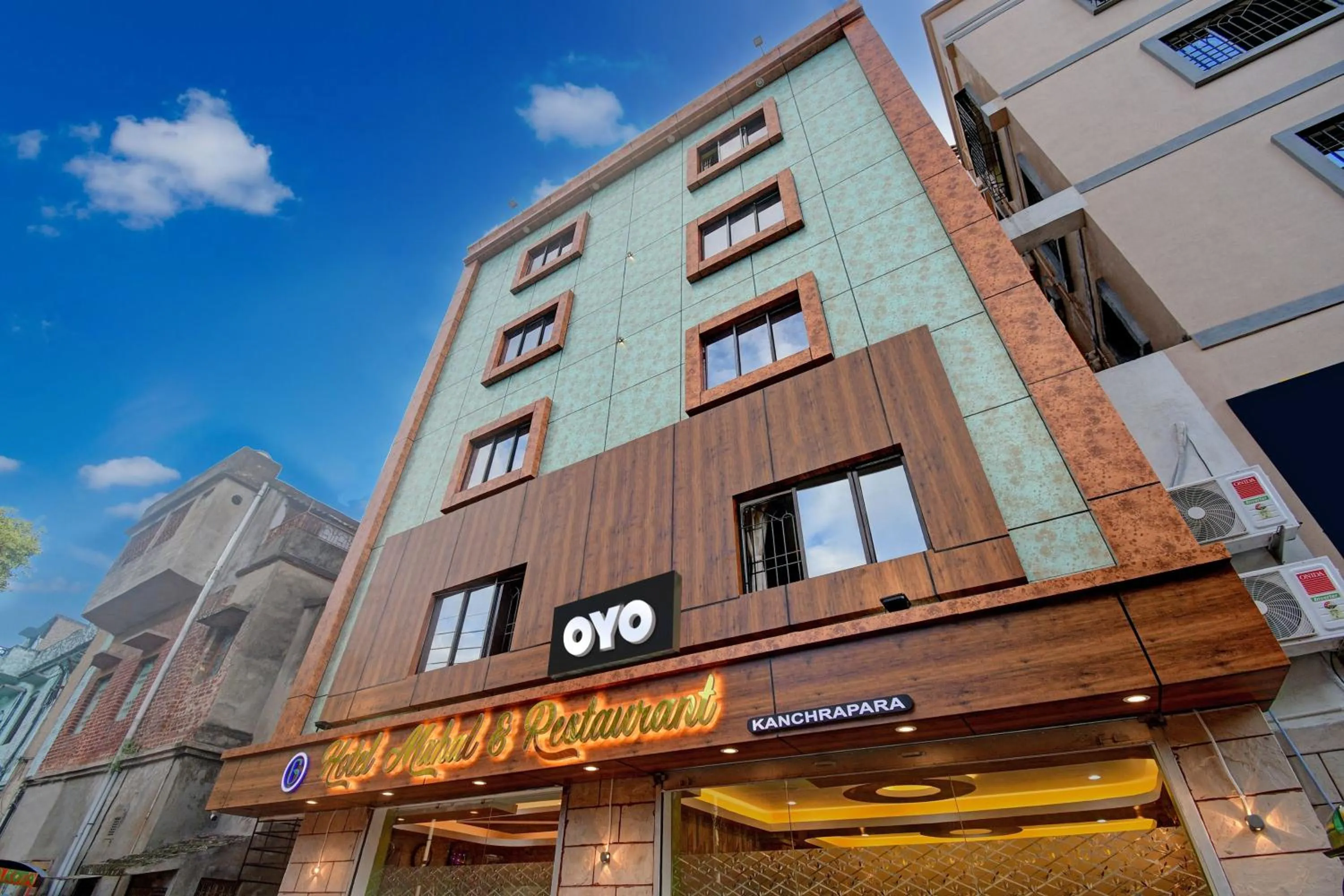 Facade/entrance in Super Hotel O Mahal And Restaurant Kanchrapara