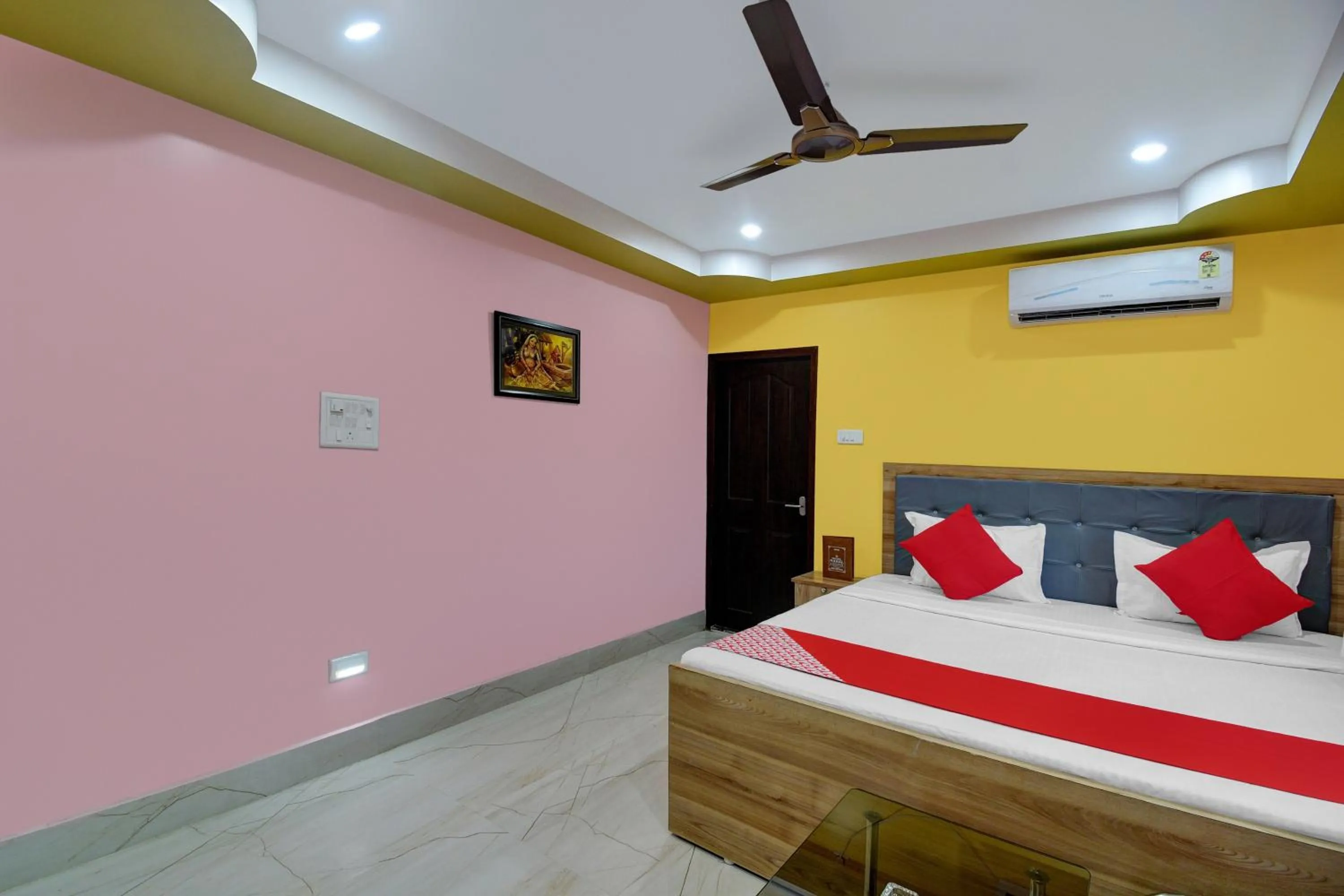 Bedroom, Bed in Super Hotel O Mahal And Restaurant Kanchrapara