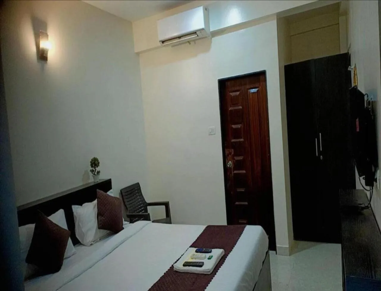 Bedroom, Bed in Vagator House, Vagator