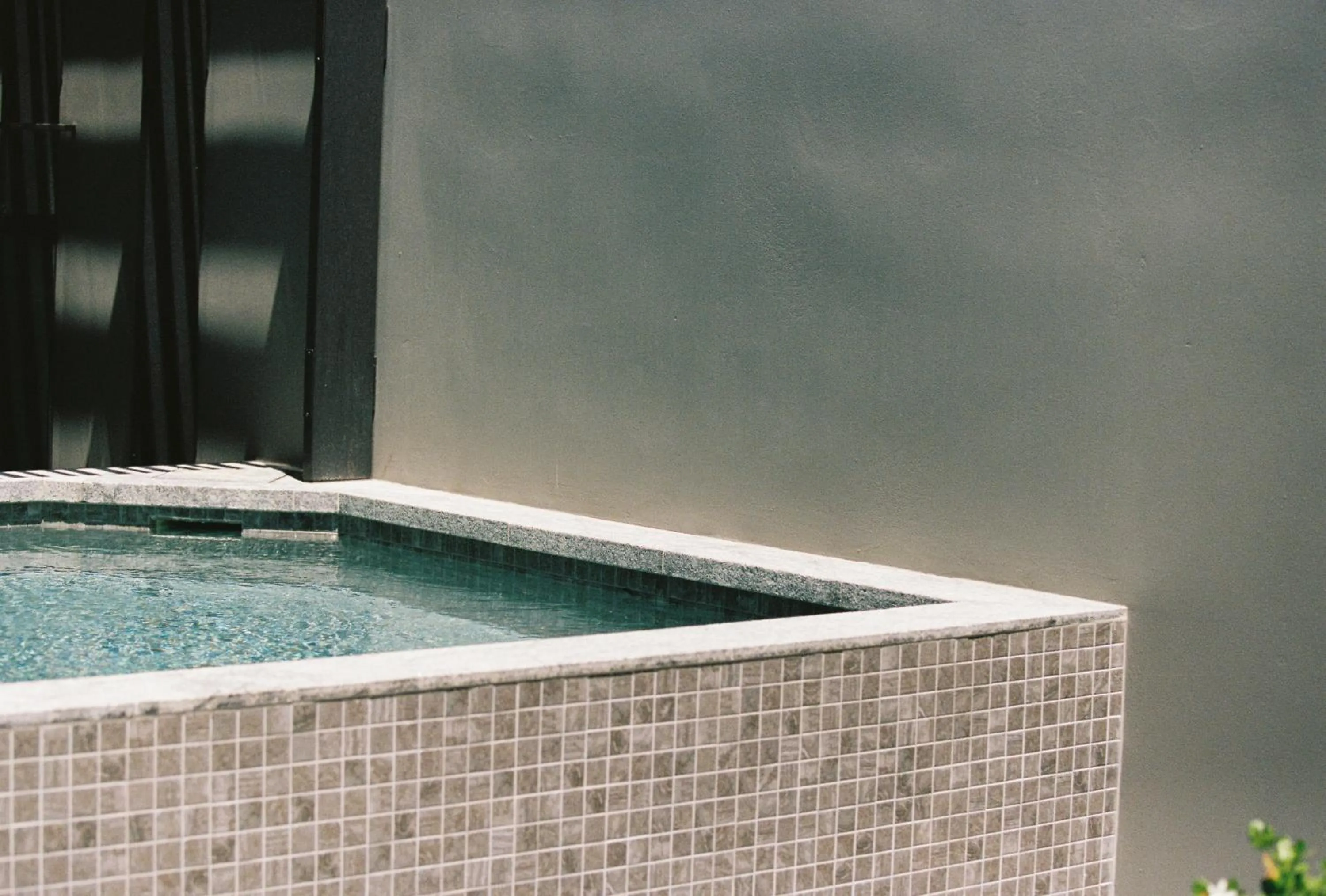 Swimming pool in 71 Hastings Street - Beachfront