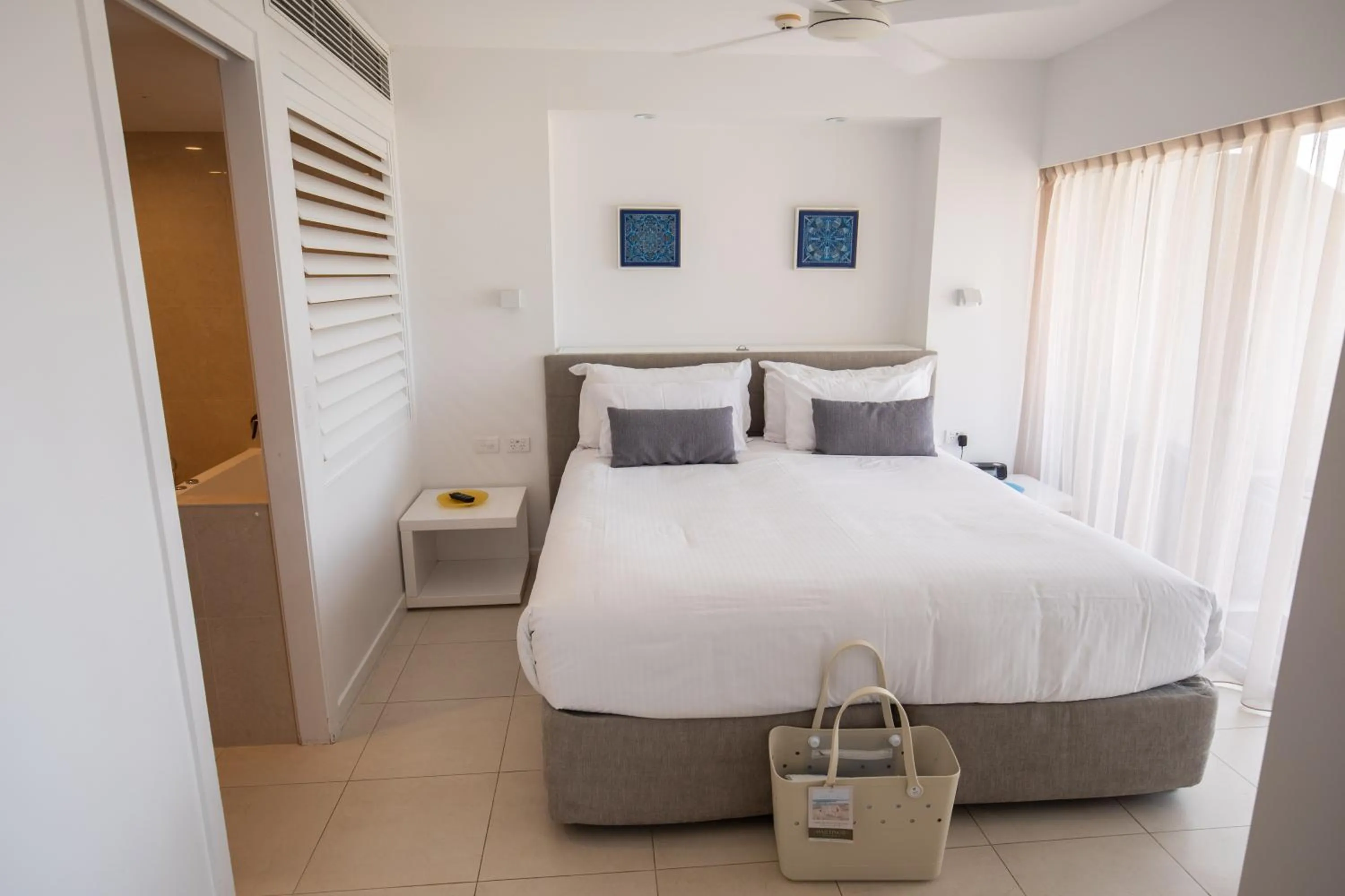 Bed in 71 Hastings Street - Beachfront