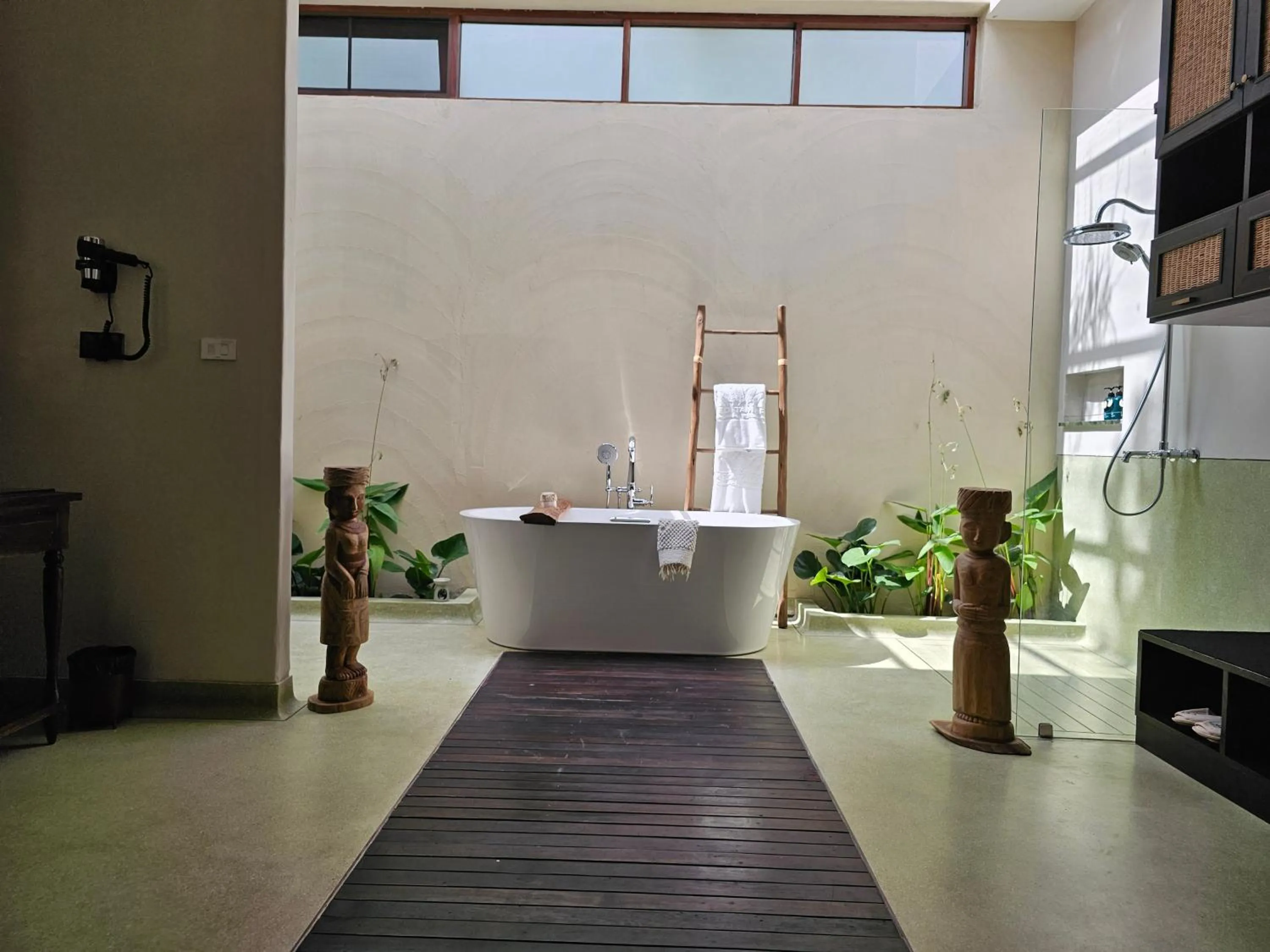 Bathroom in Samed Tamarind Beach Resort