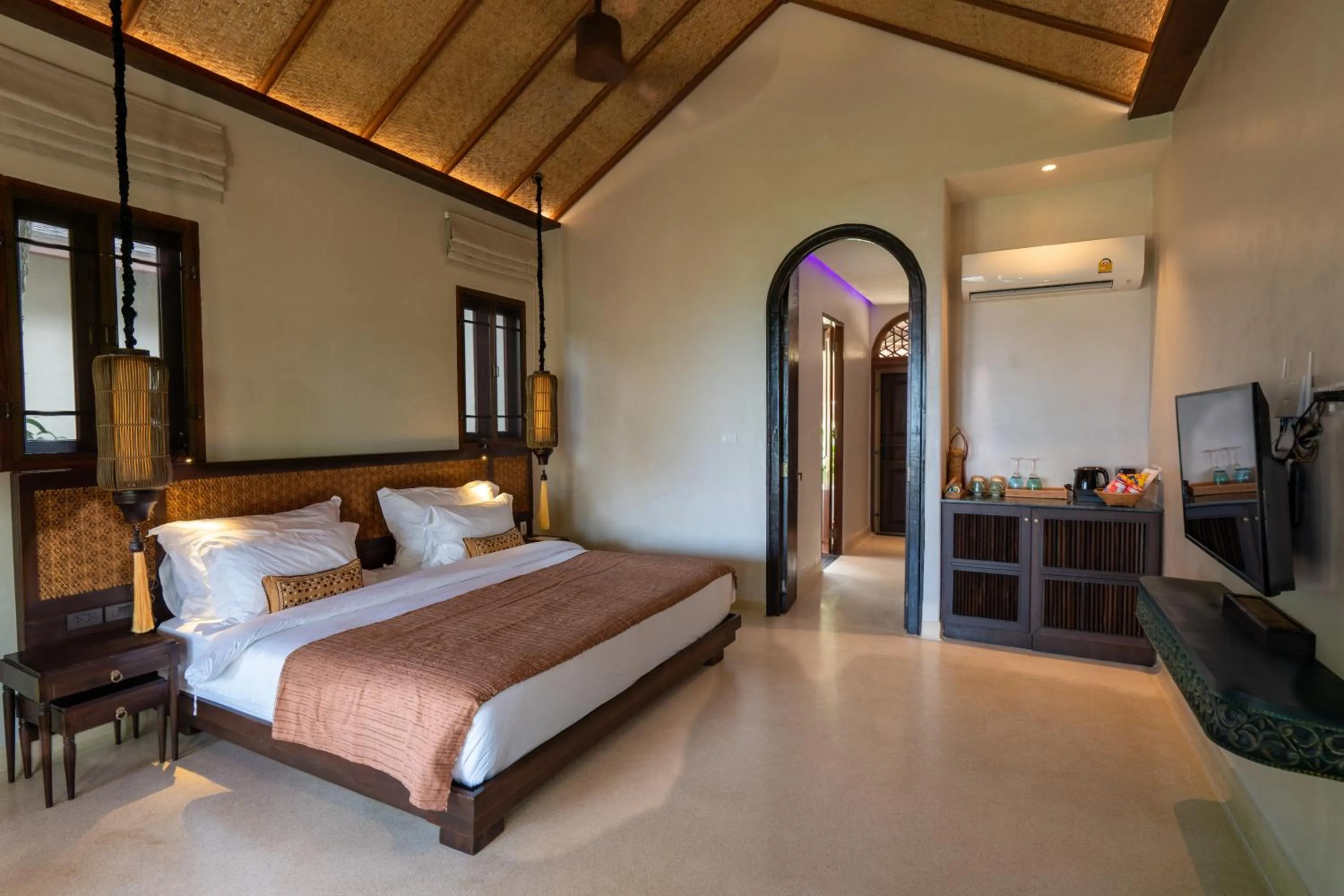 Bedroom, Bed in Samed Tamarind Beach Resort