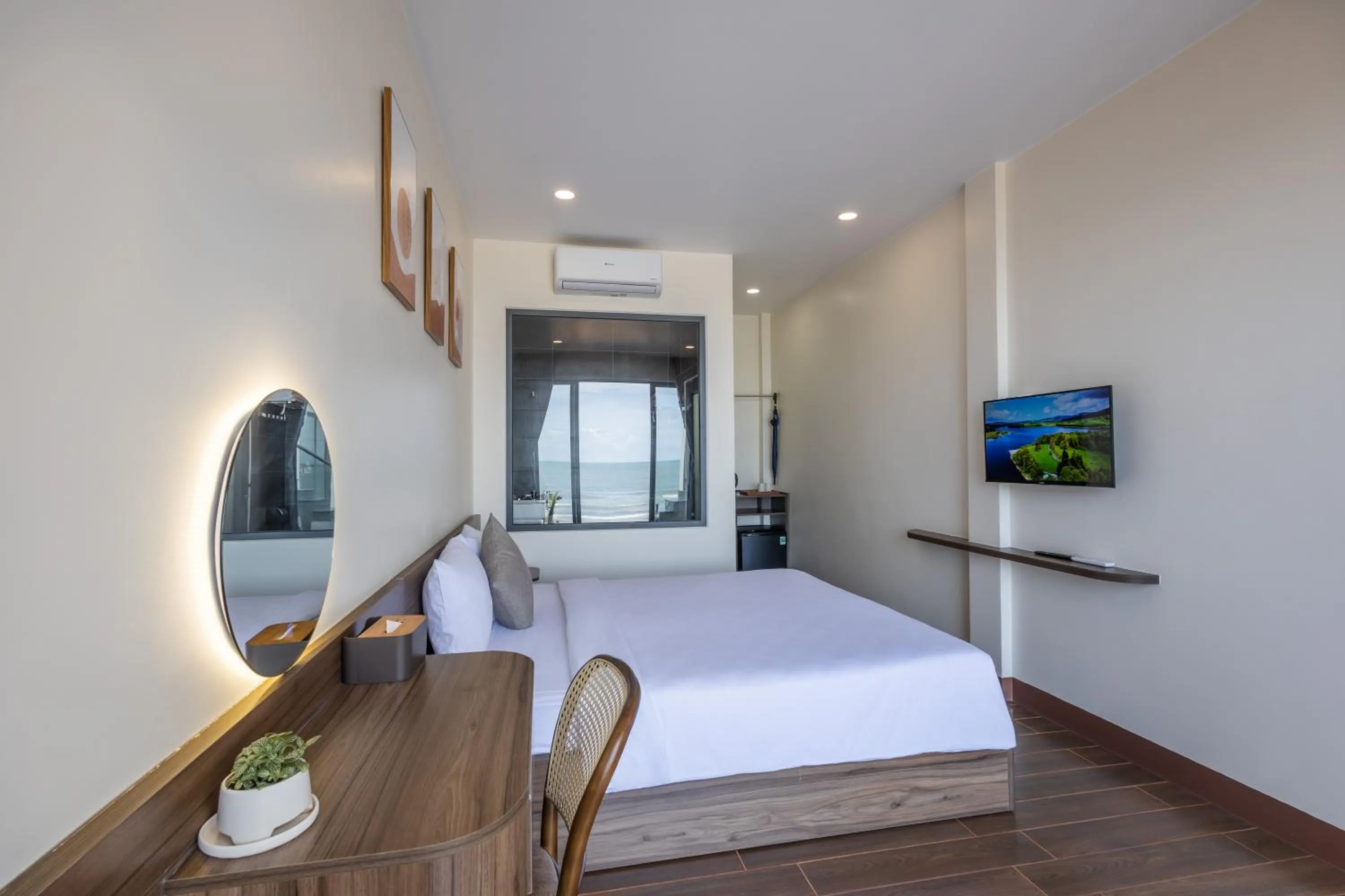 Photo of the whole room, Bed in Wave Sound Beach House Phu Quoc