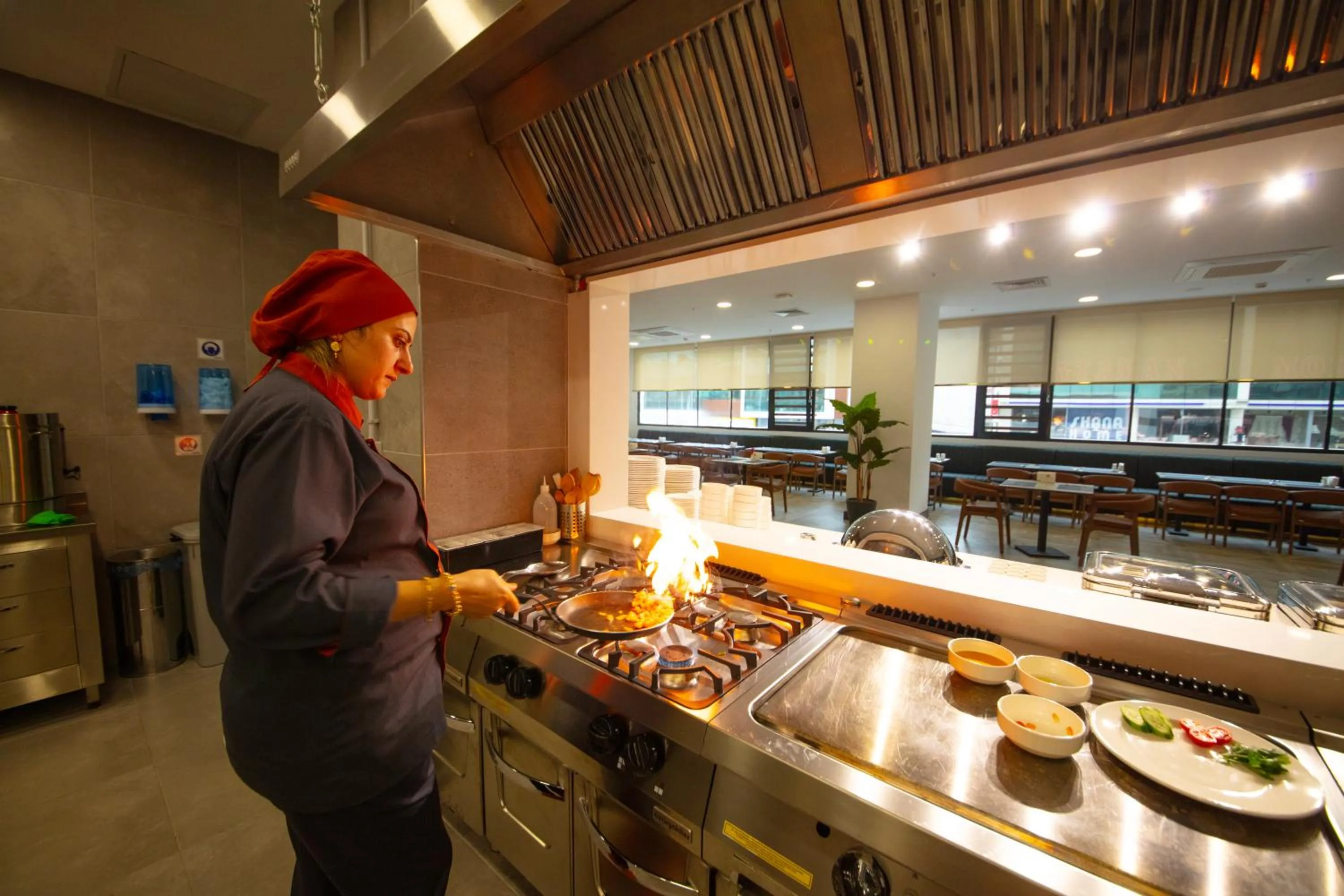 Restaurant/places to eat in V Center Hotel