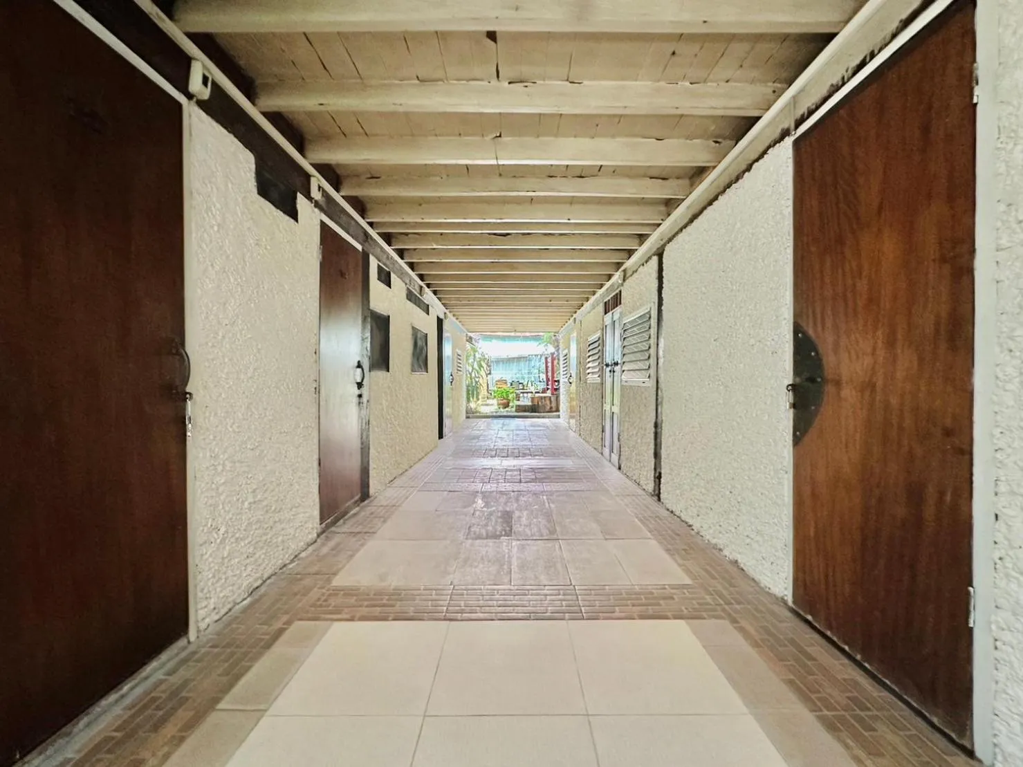 Quiet street view in Cozy Nest CNX