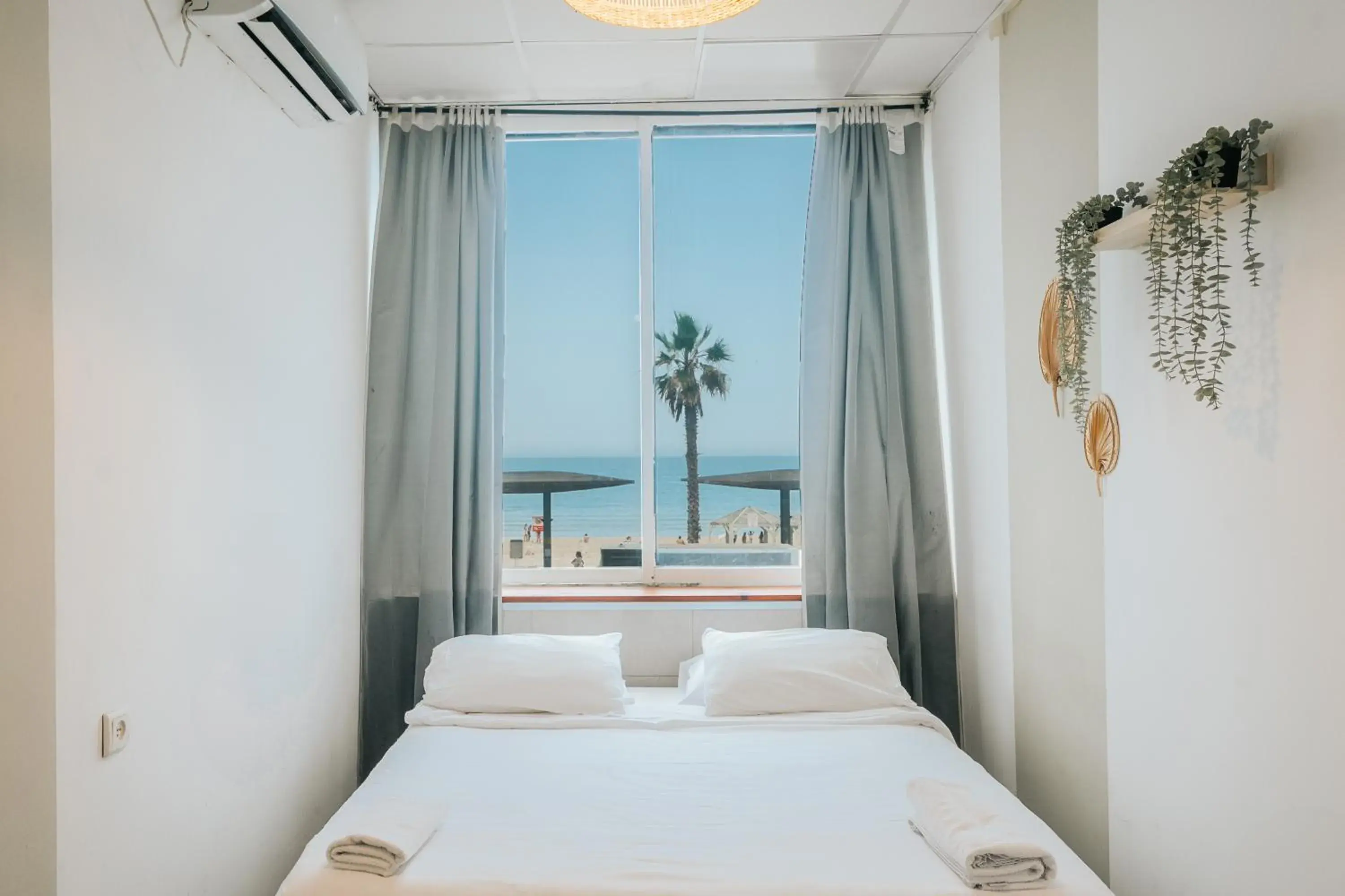 Double Room with Shared Toilet in Central Beach Hotel Double Room with Shared Toilet in Central Beach Hotel