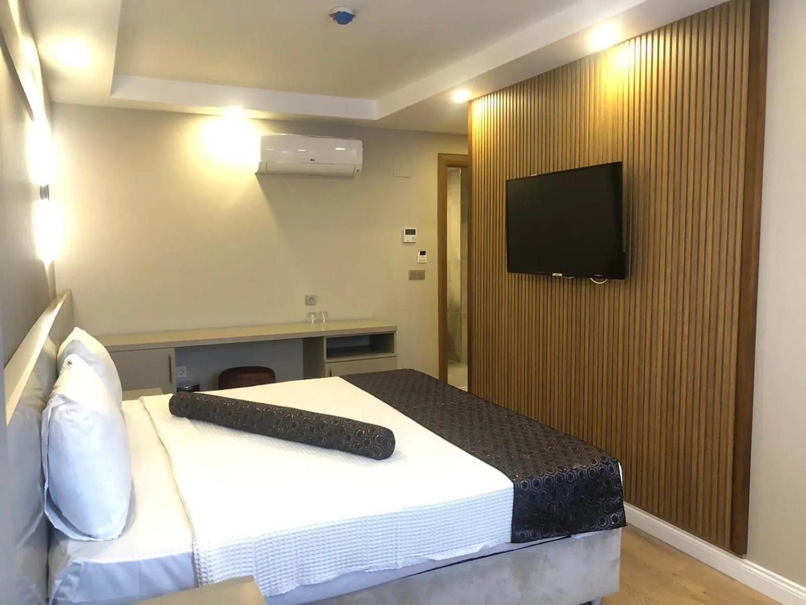 Bed in Grand İska Palace