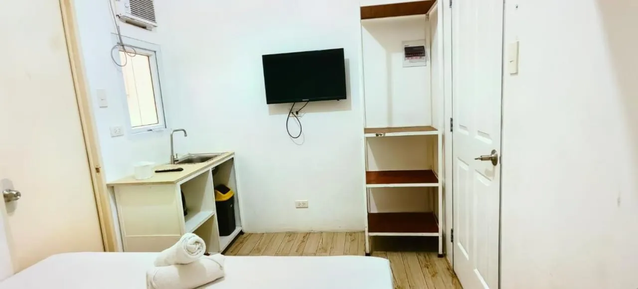 TV and multimedia, Bed in Pasay Centrale Hotel