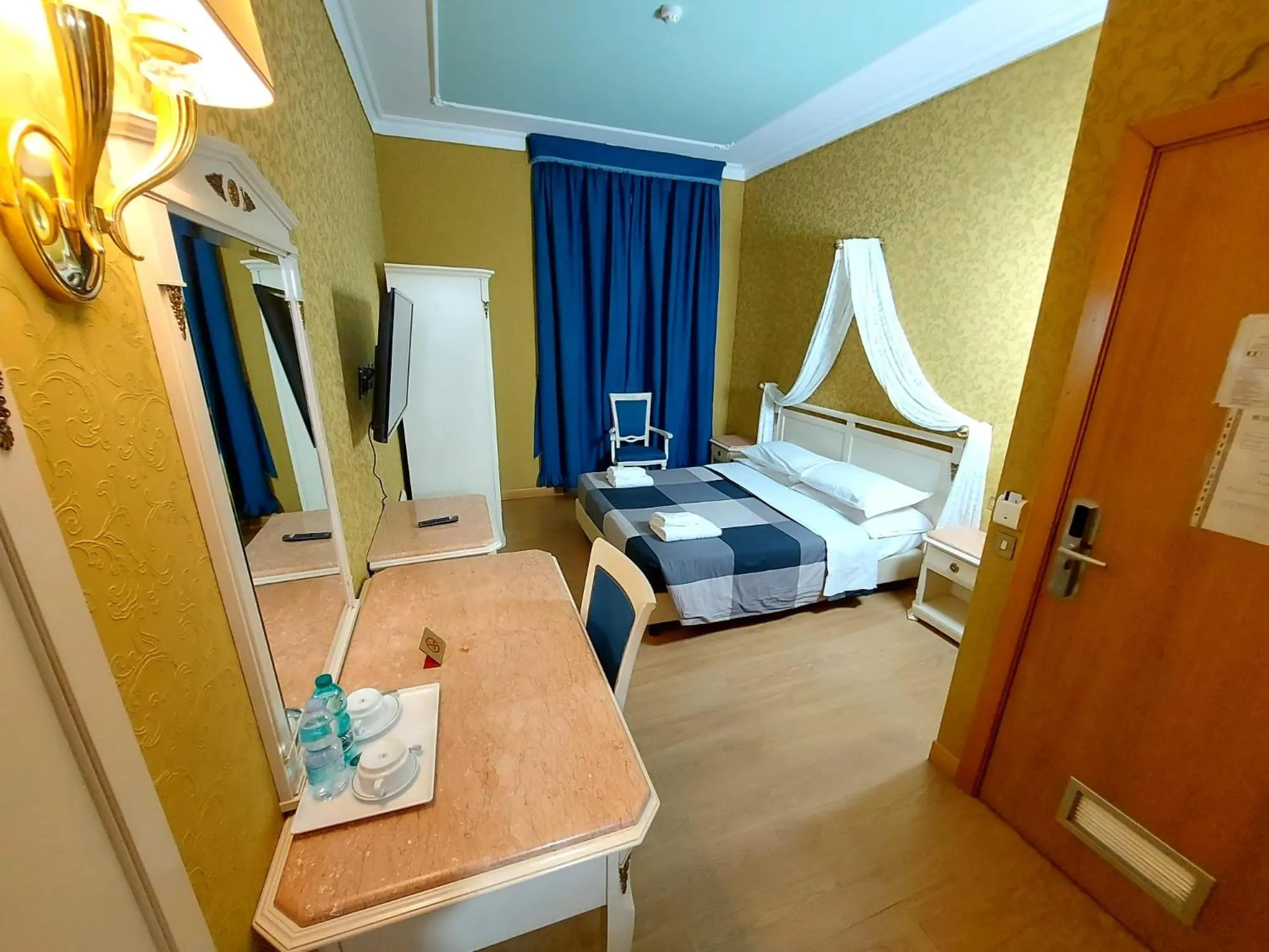 Bed in Hotel Positano 2