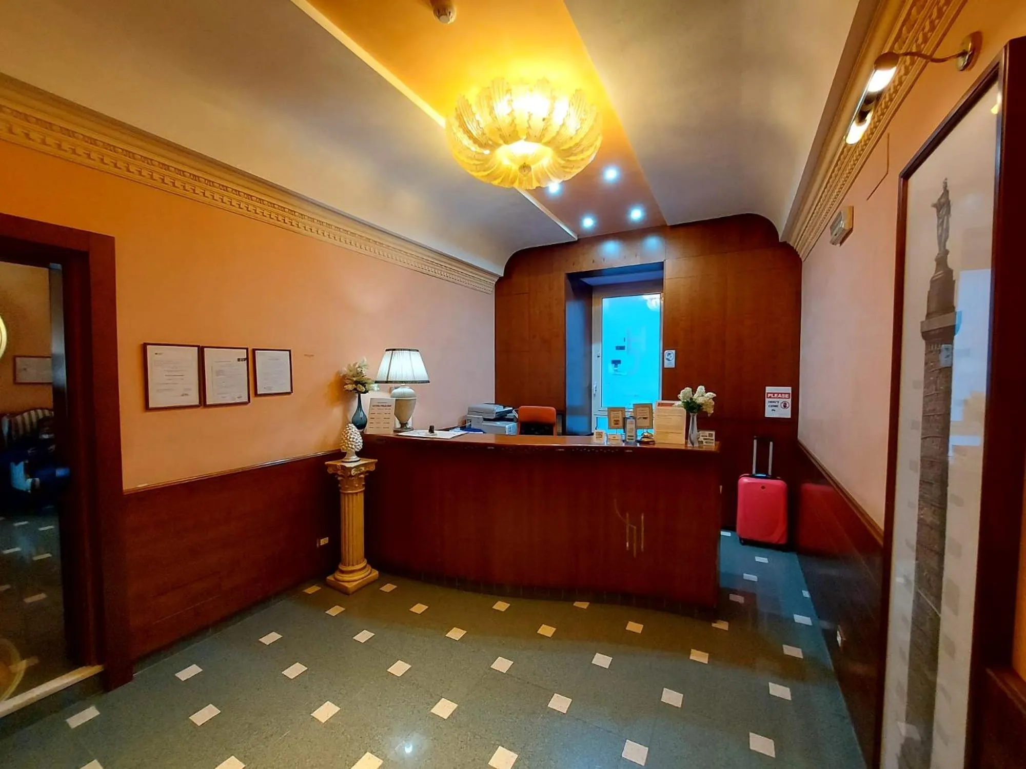 Lobby or reception in Hotel Positano 2