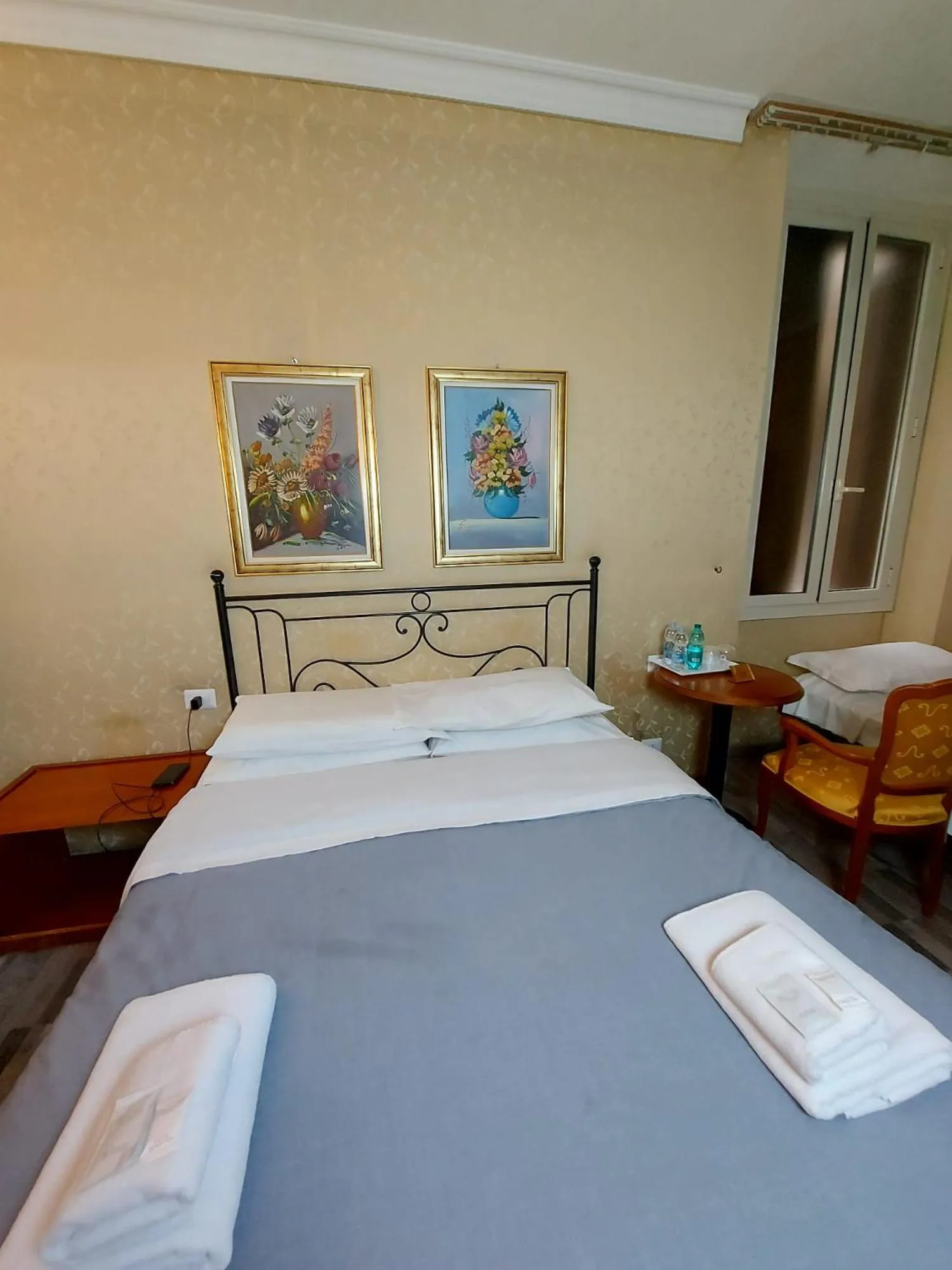 Bed in Hotel Positano 2