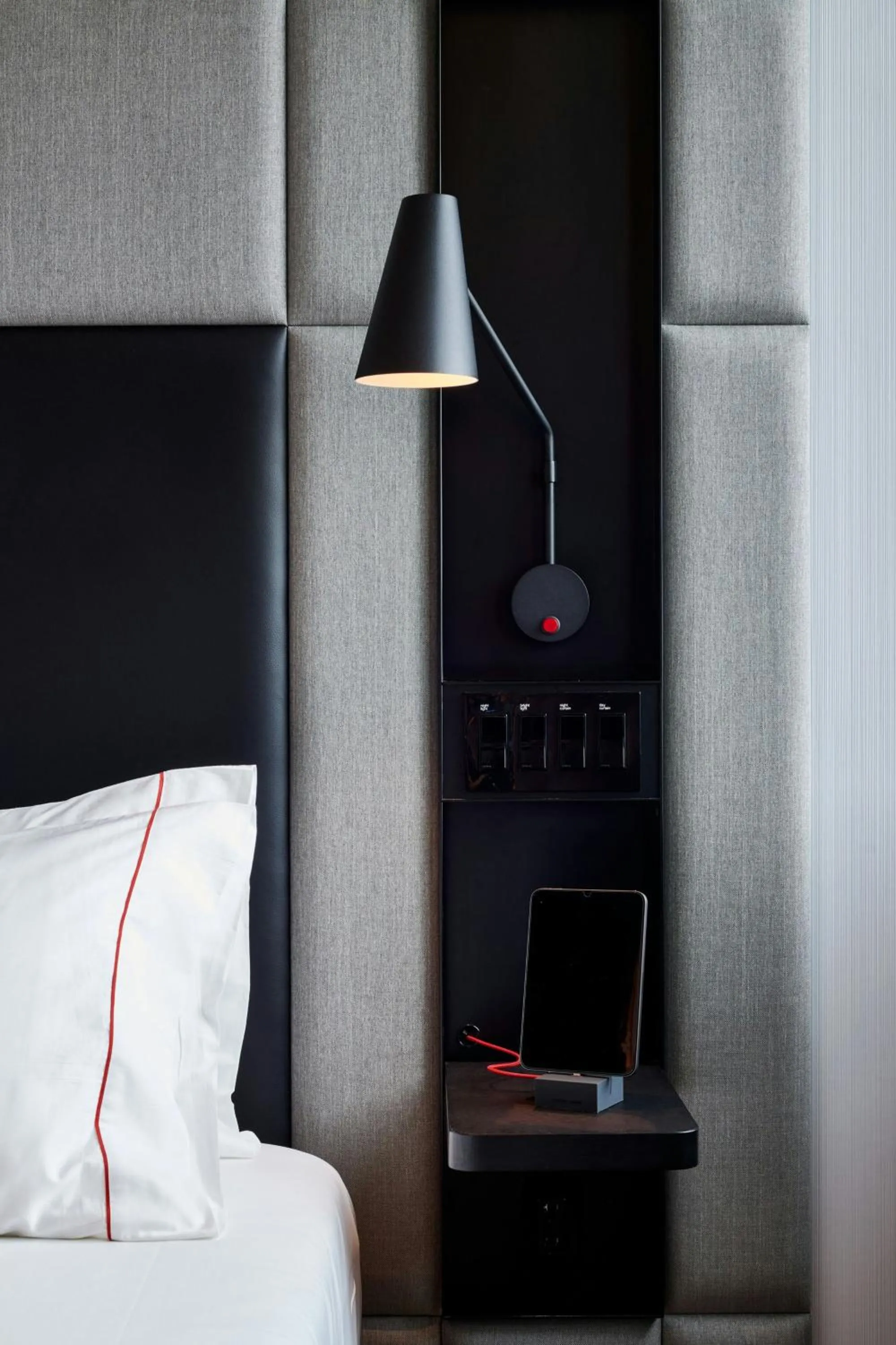 Photo of the whole room, Bed in citizenM Menlo Park