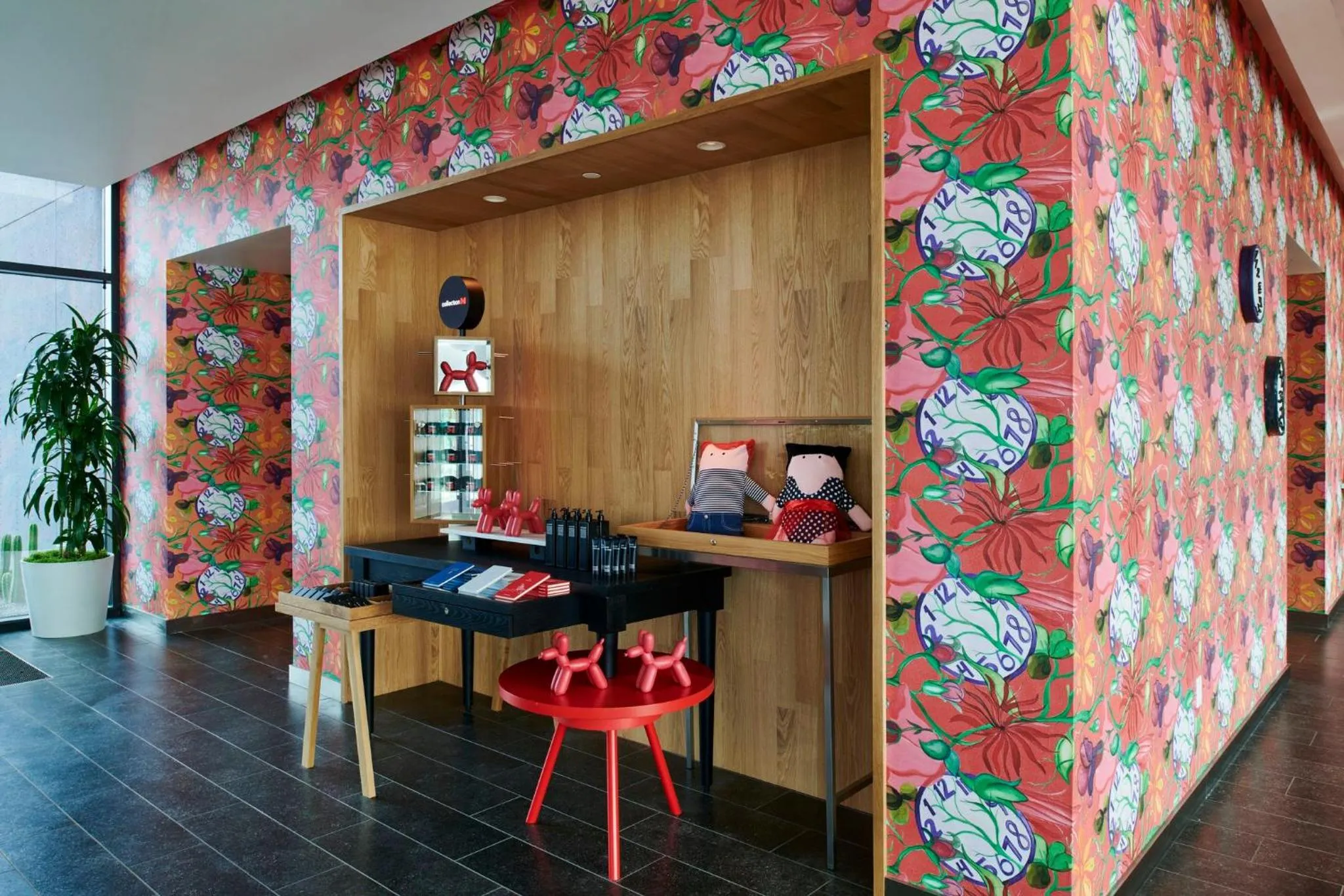 Shopping Area in citizenM Menlo Park