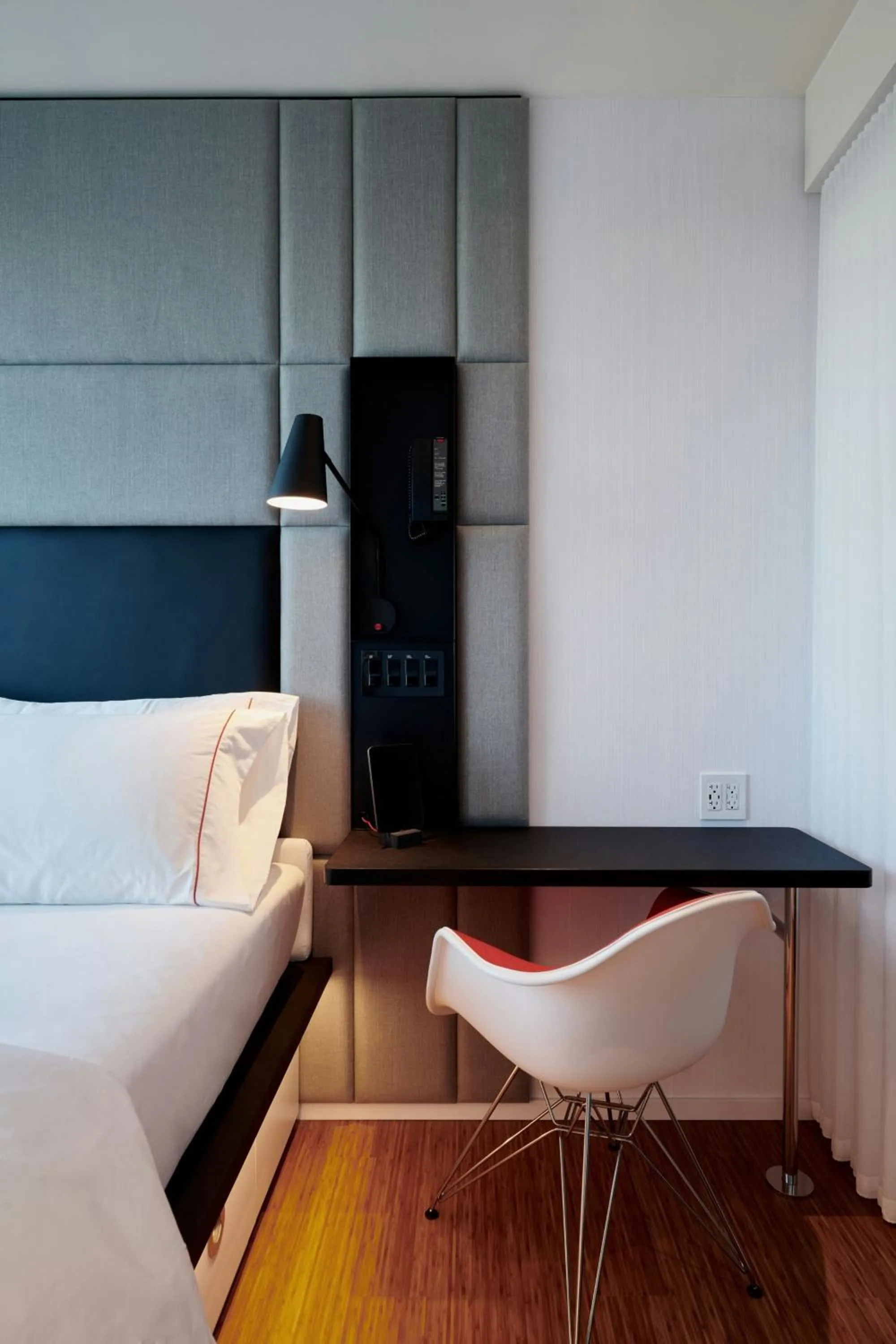 Bedroom, Bed in citizenM Menlo Park