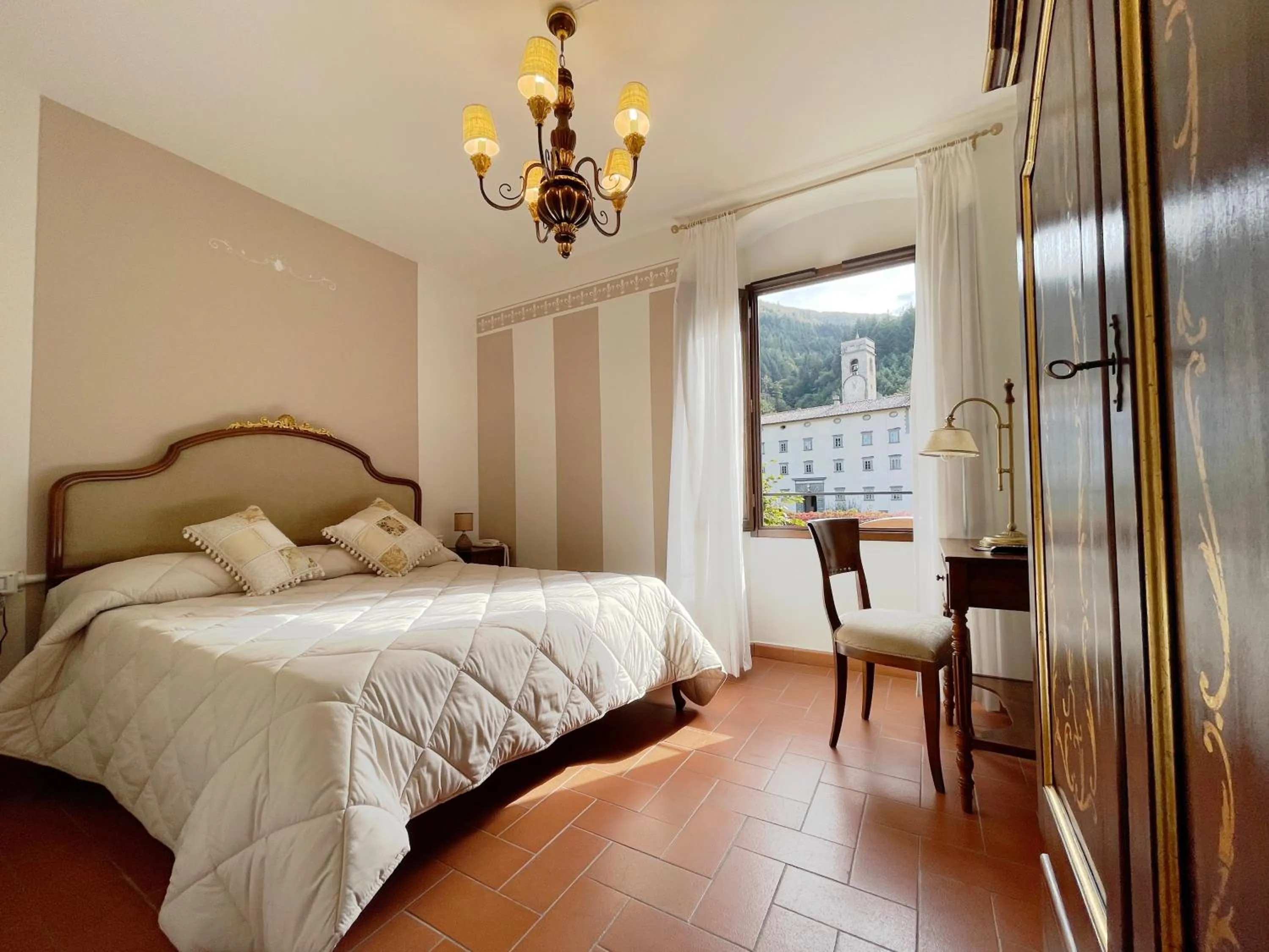 Bedroom, Bed in Hotel Rifugio la Foresta