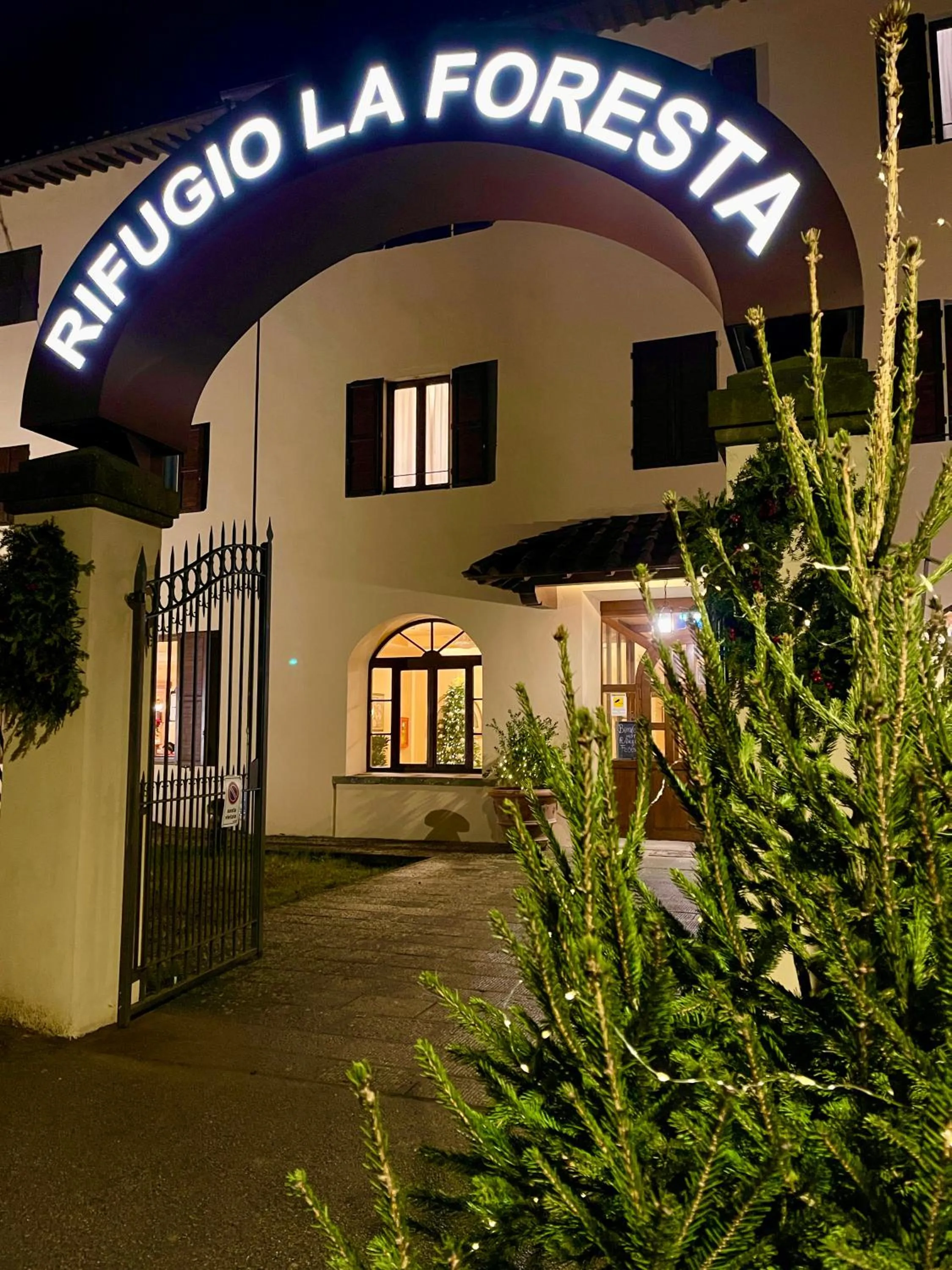 Property building in Hotel Rifugio la Foresta