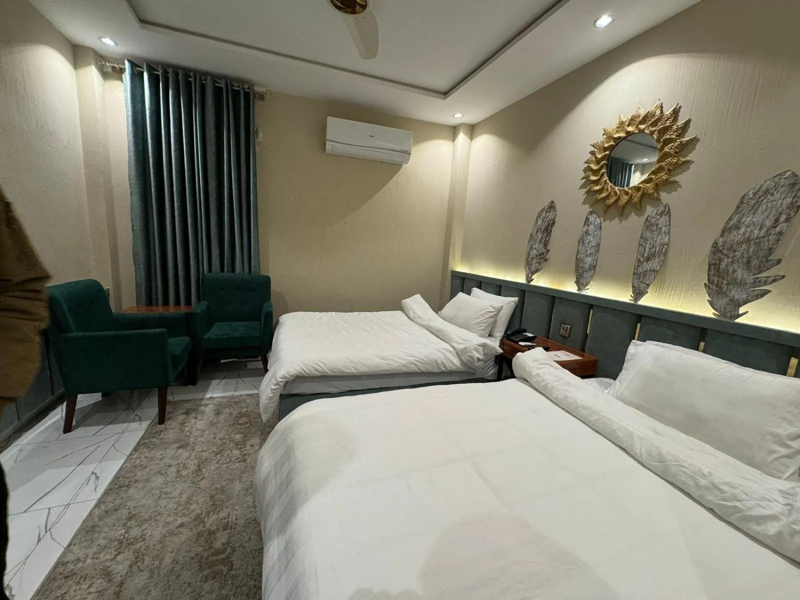 Deluxe Twin Room in Shelton Boulevard Hotel Lahore
