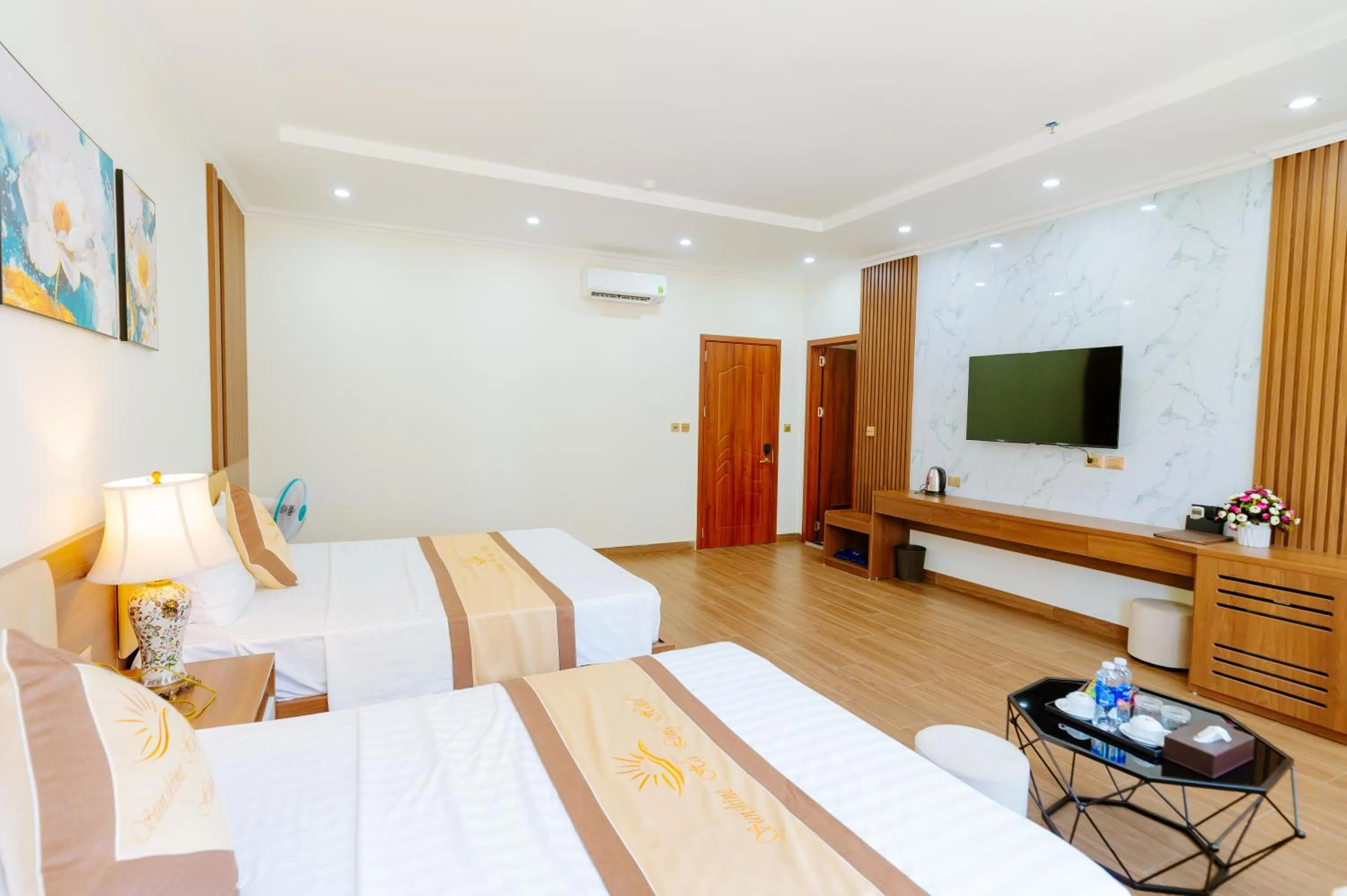 Bed in Sunshine Hạ Long Hotel