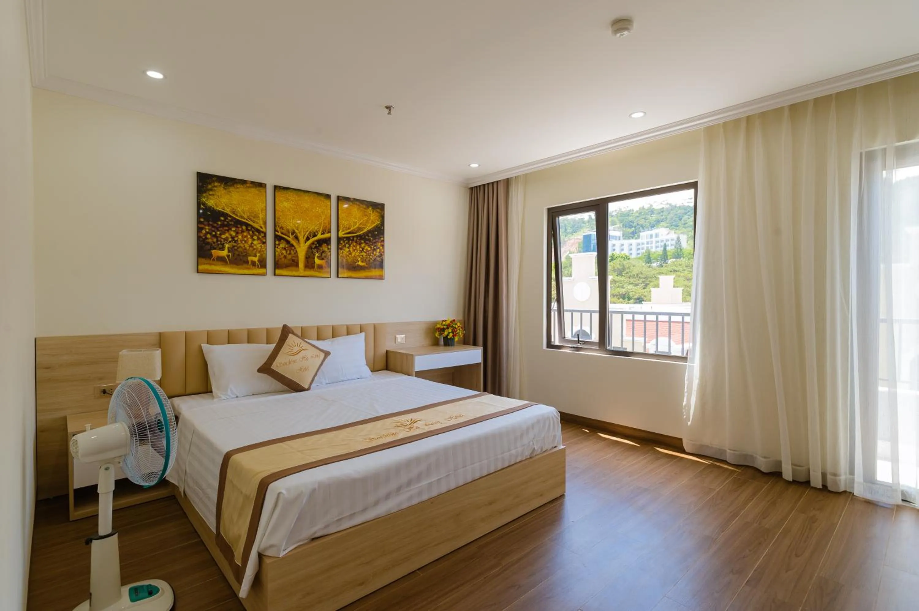 Bedroom, Bed in Sunshine Hạ Long Hotel