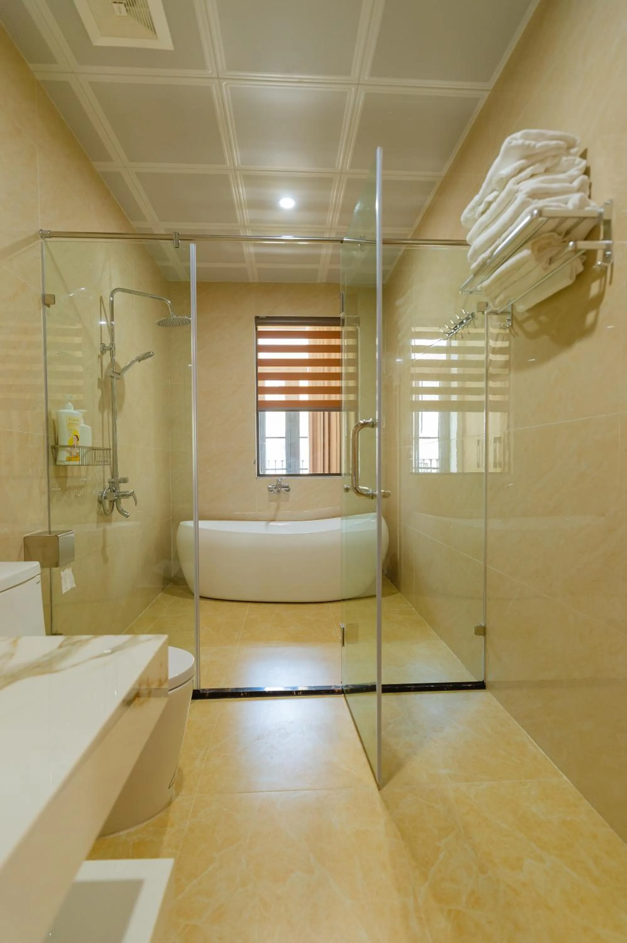 Shower in Sunshine Hạ Long Hotel