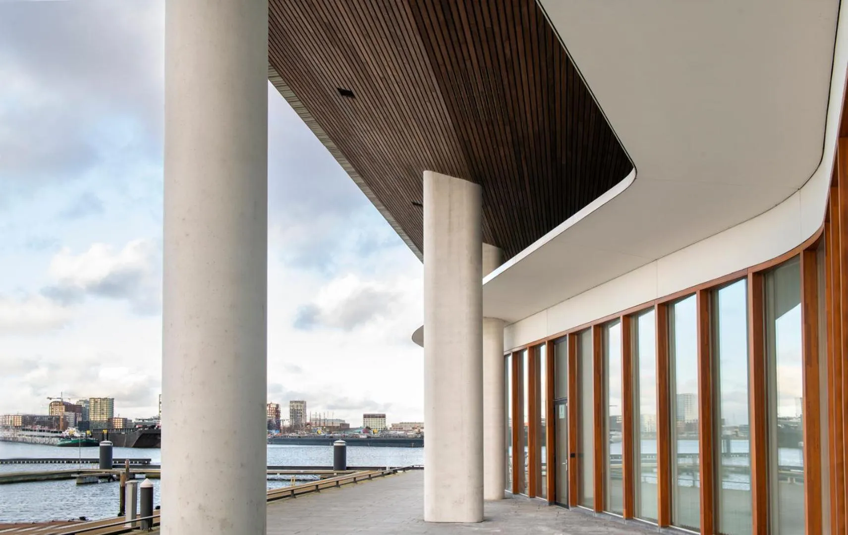 Property building in Eric Vökel Boutique Apartments - Riverfront Suites