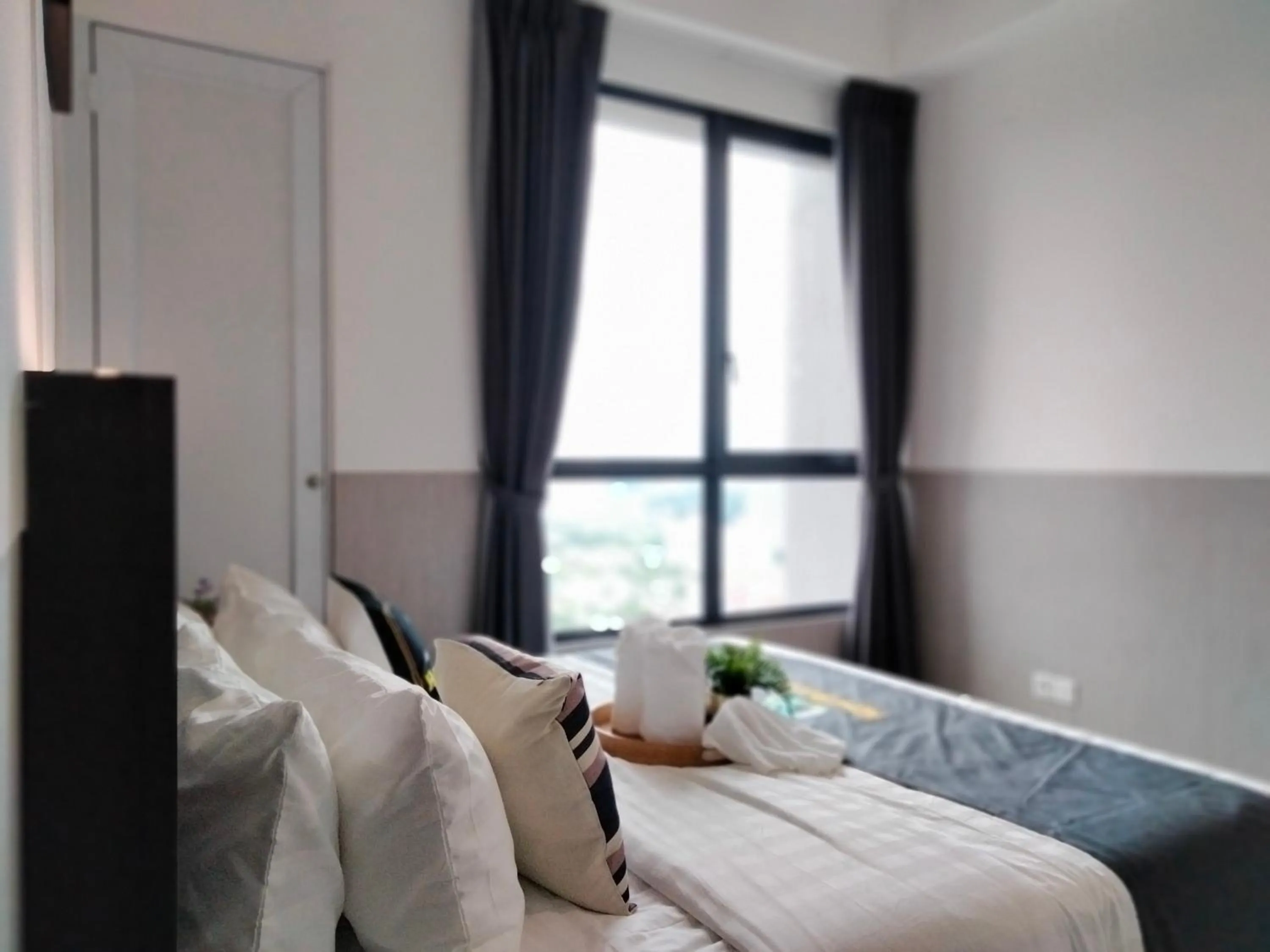 Bed in Cubic Botanical Suites Bangsar South by HomeBrickz