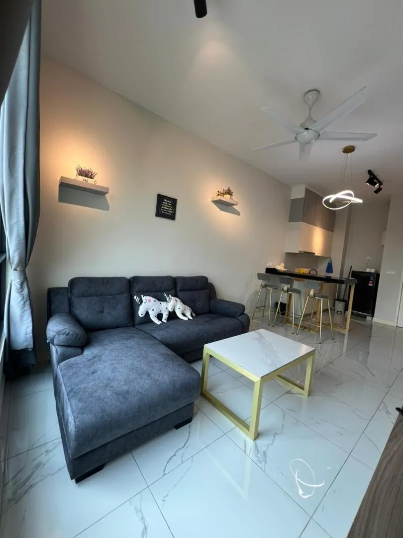 Living room in Cubic Botanical Suites Bangsar South by HomeBrickz