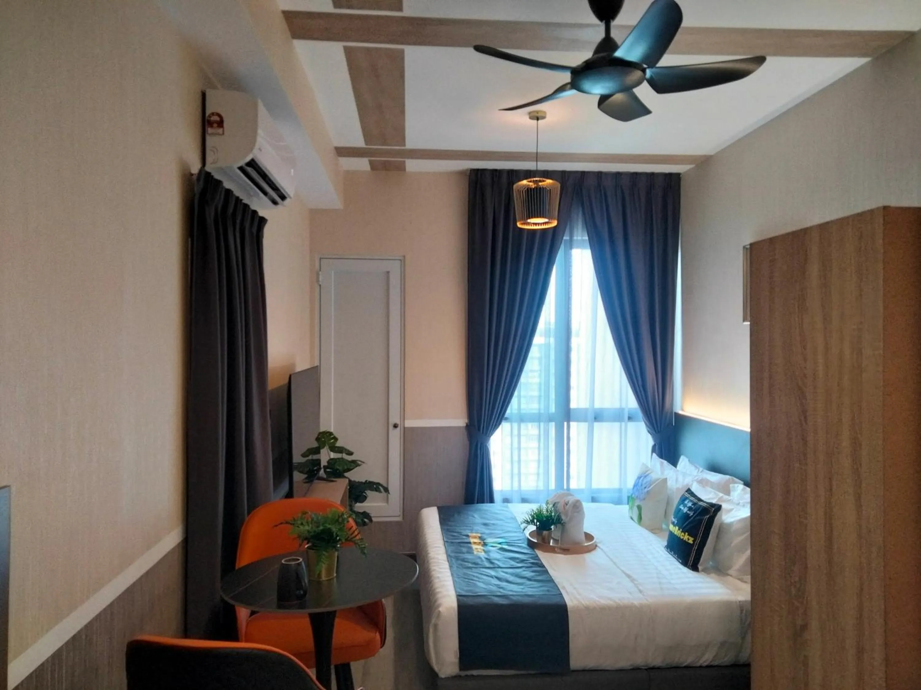 Bedroom, Bed in Cubic Botanical Suites Bangsar South by HomeBrickz