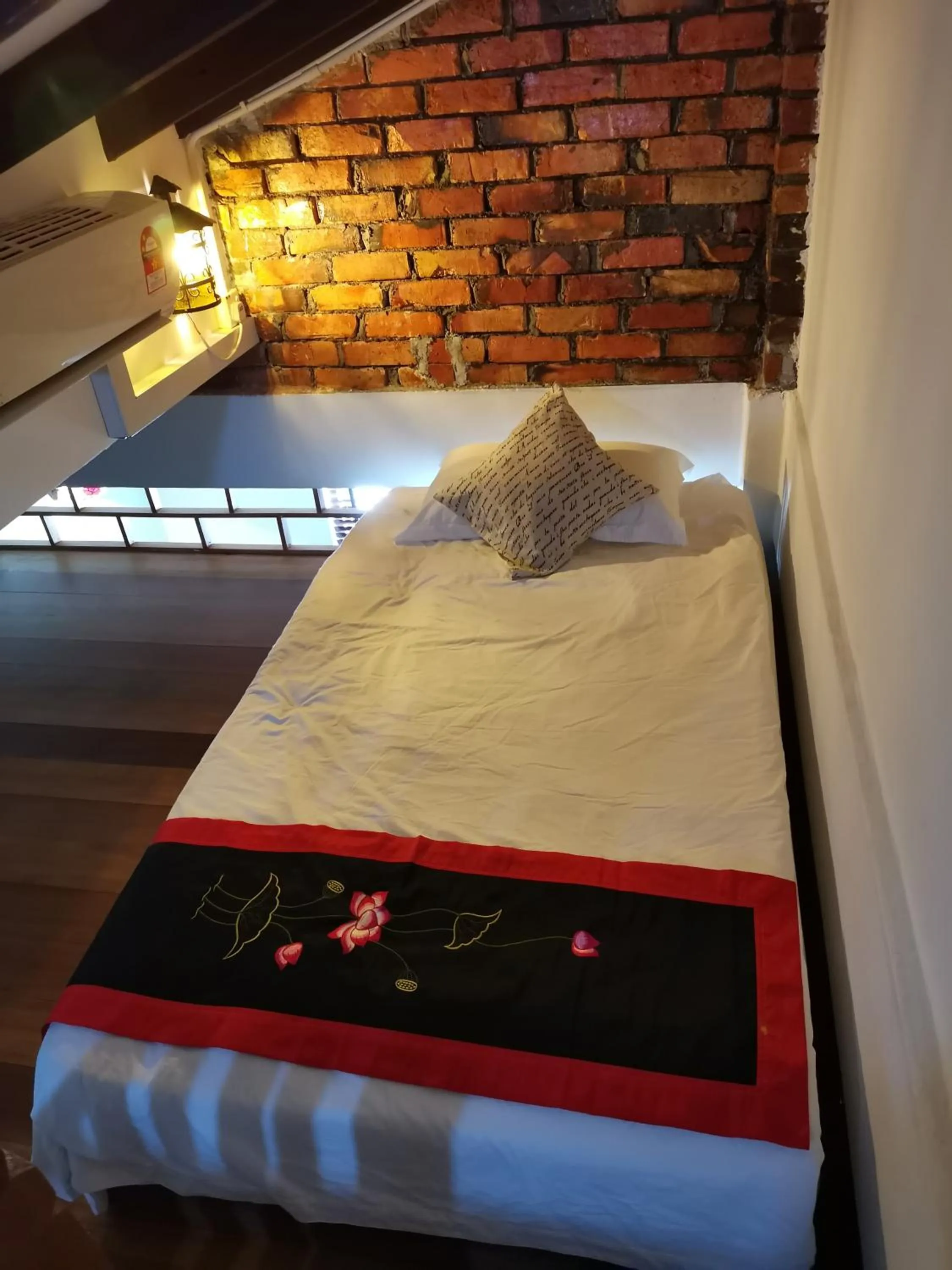 Bed in RANGOON RESIDENCES +